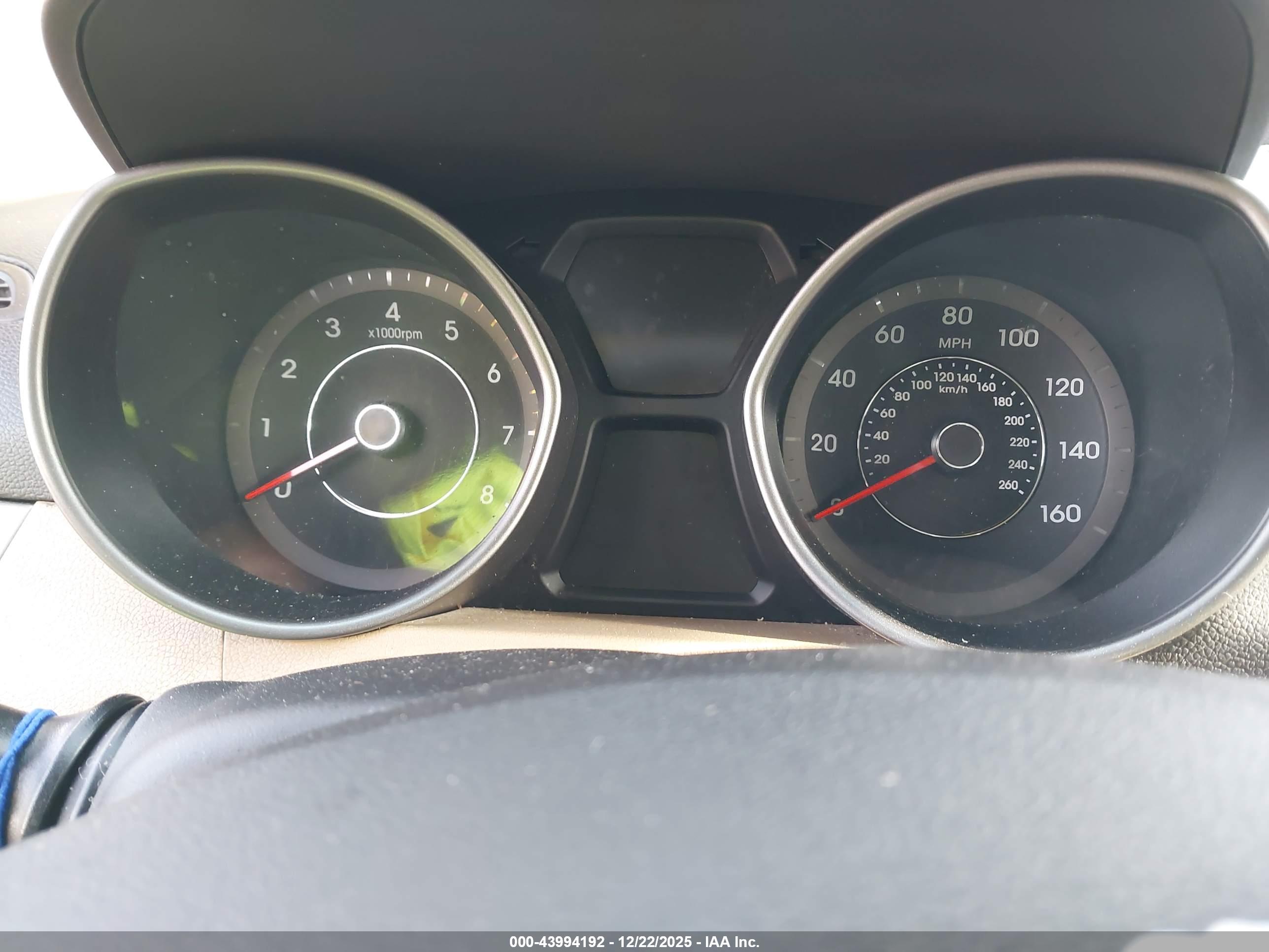 HYUNDAI ELANTRA image 7