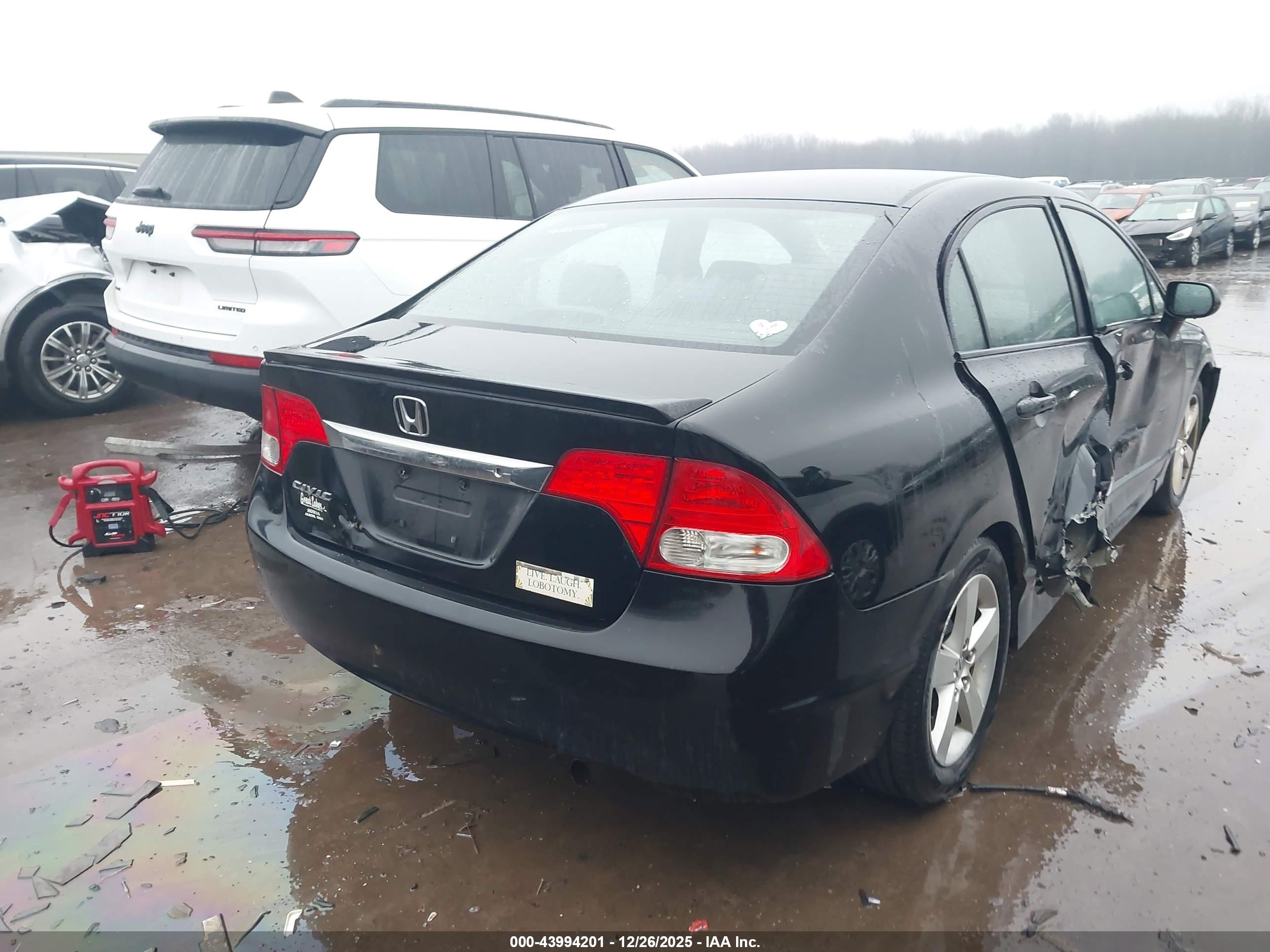 HONDA CIVIC image 4
