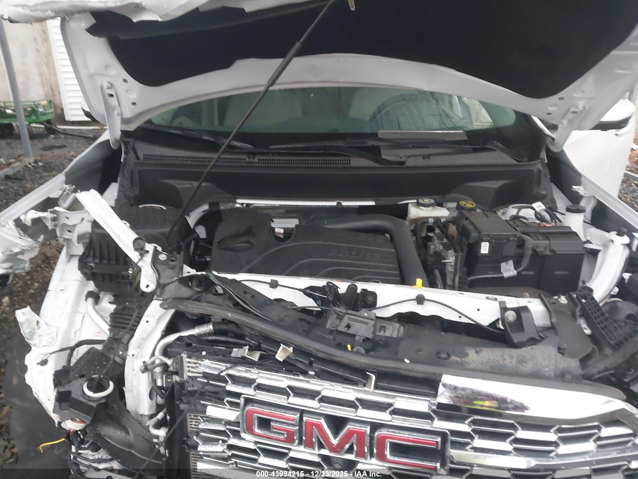 GMC TERRAIN image 10