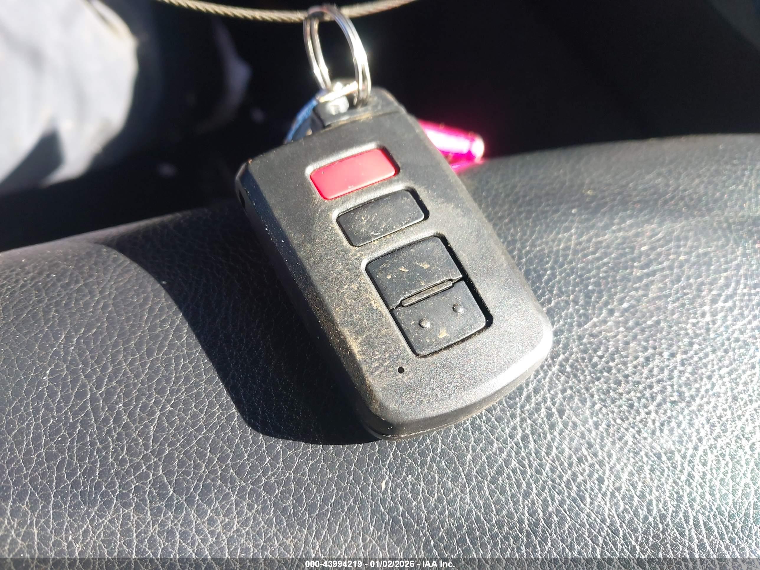 TOYOTA RAV4 image 11