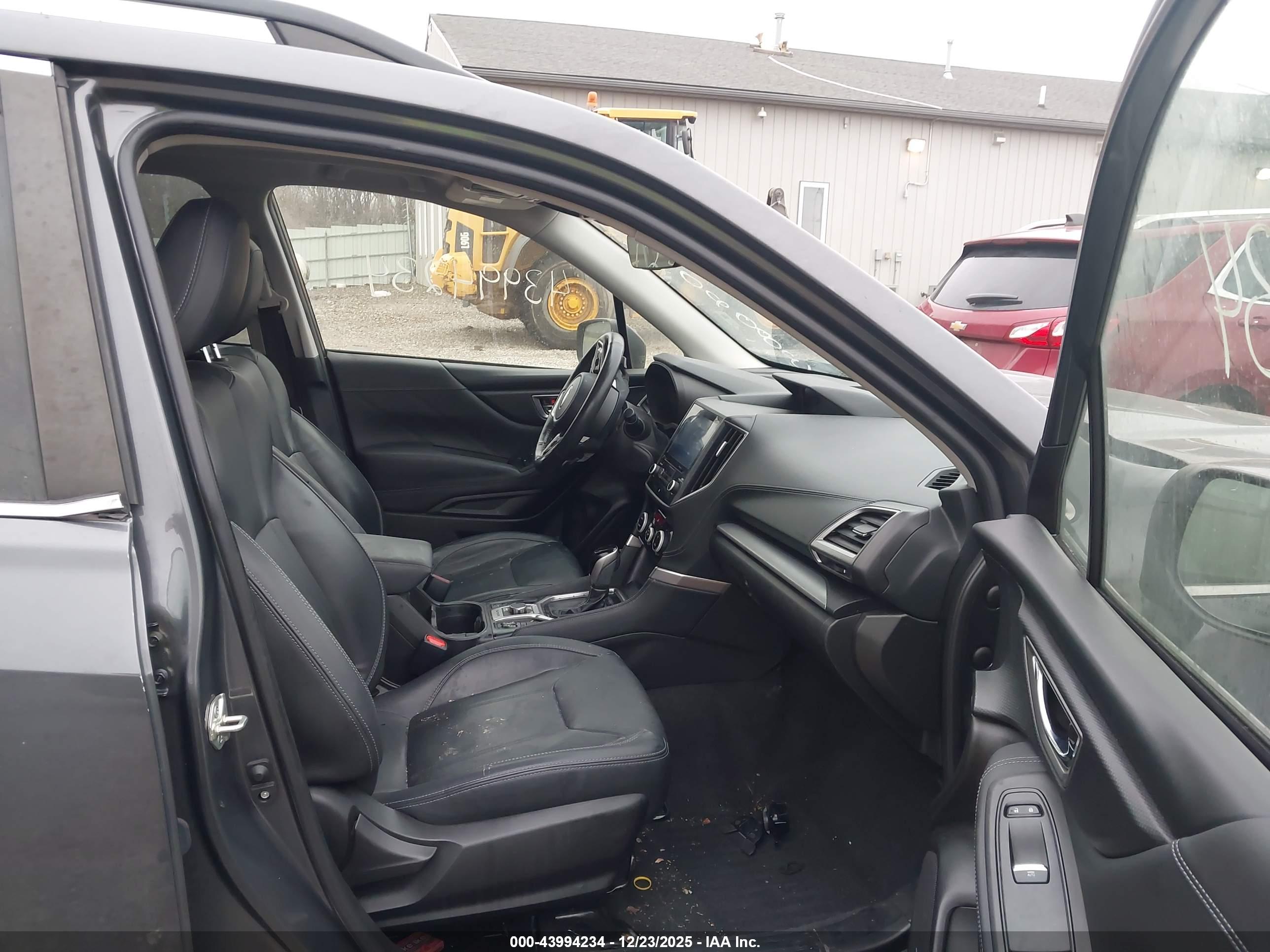 SUBARU FORESTER image 5