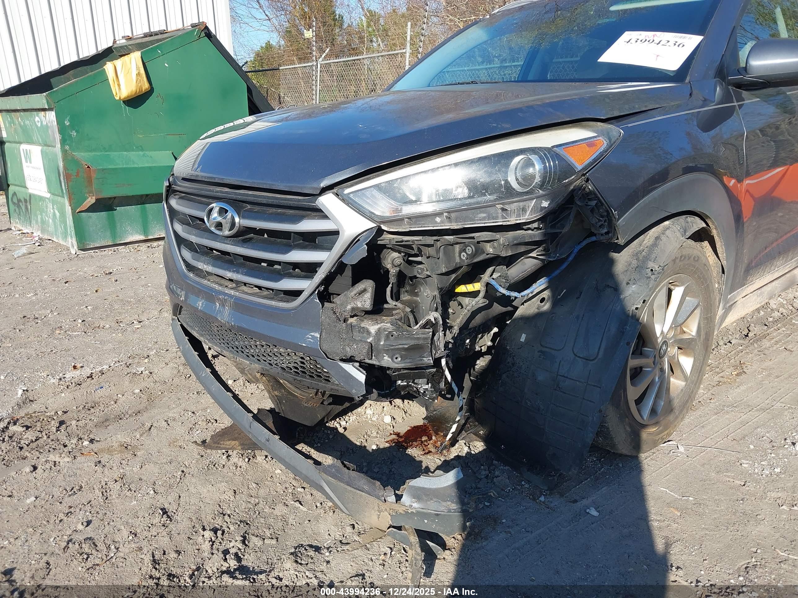 HYUNDAI TUCSON image 6