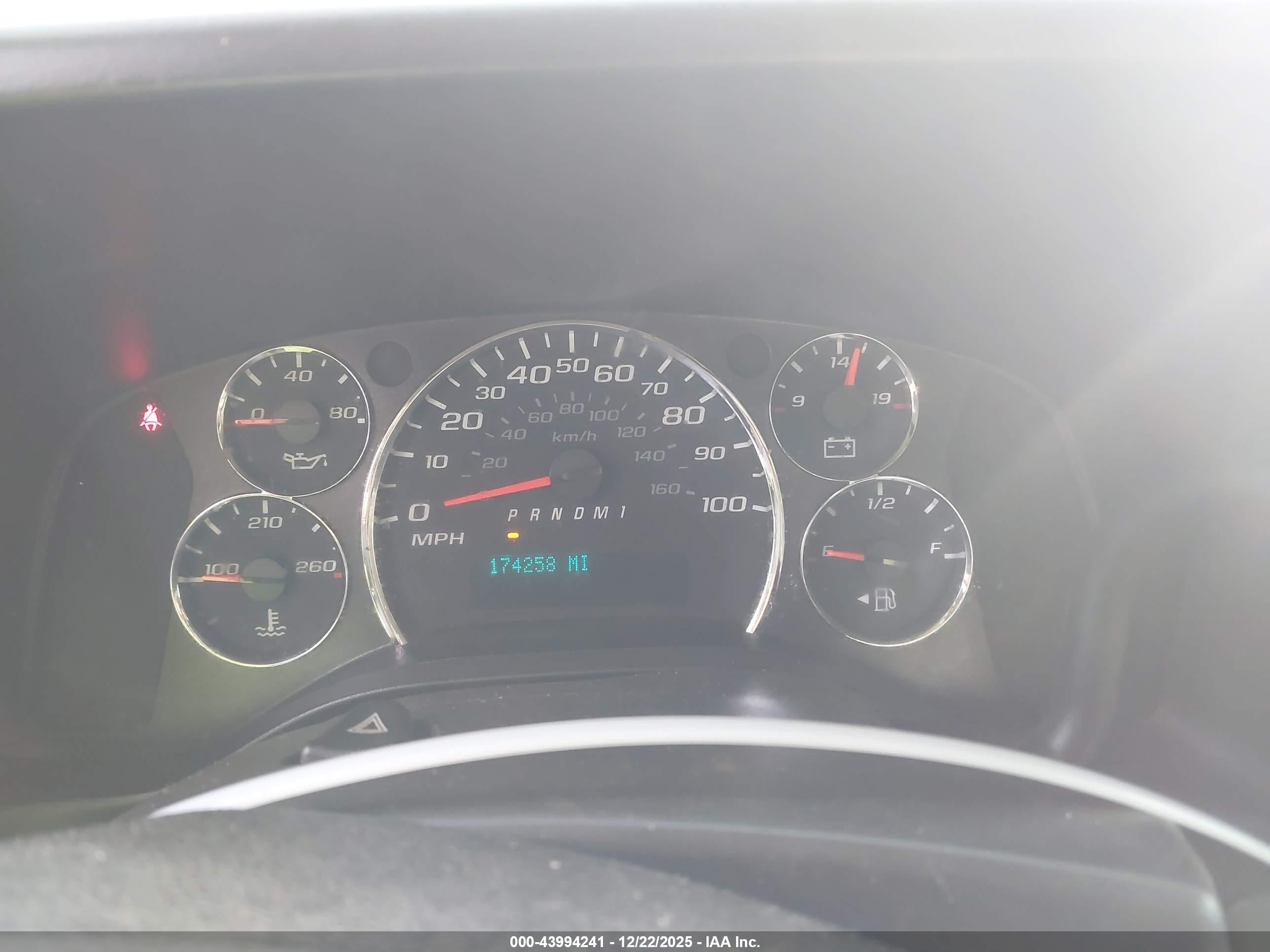 CHEVROLET EXPRESS image 6