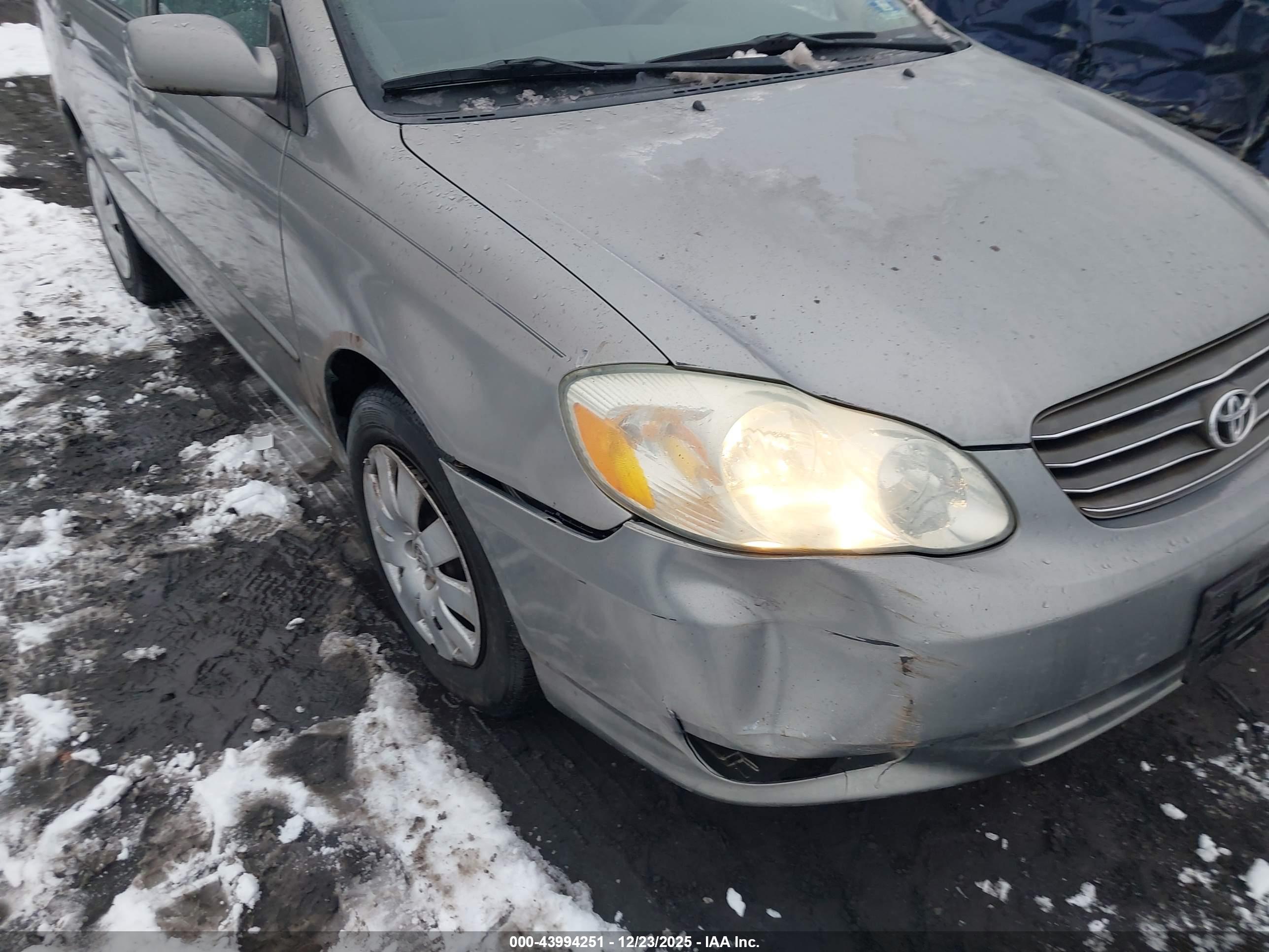 TOYOTA COROLLA image 6