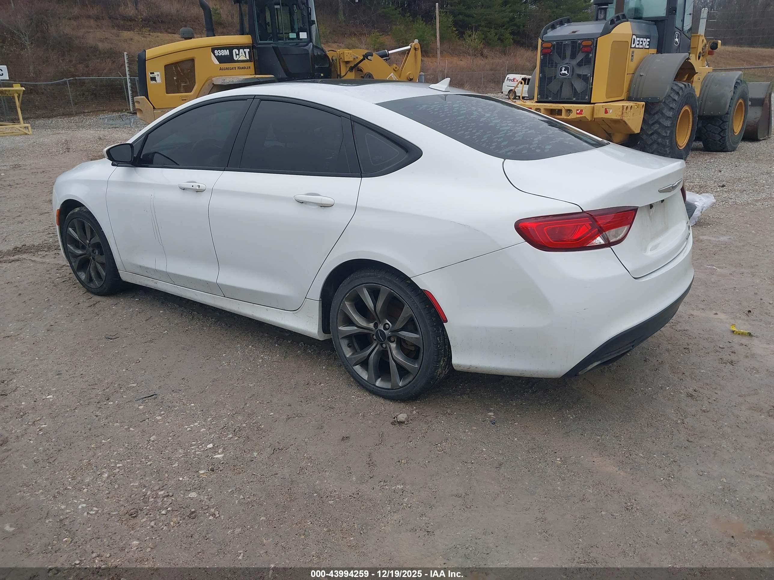 CHRYSLER 200 image 3