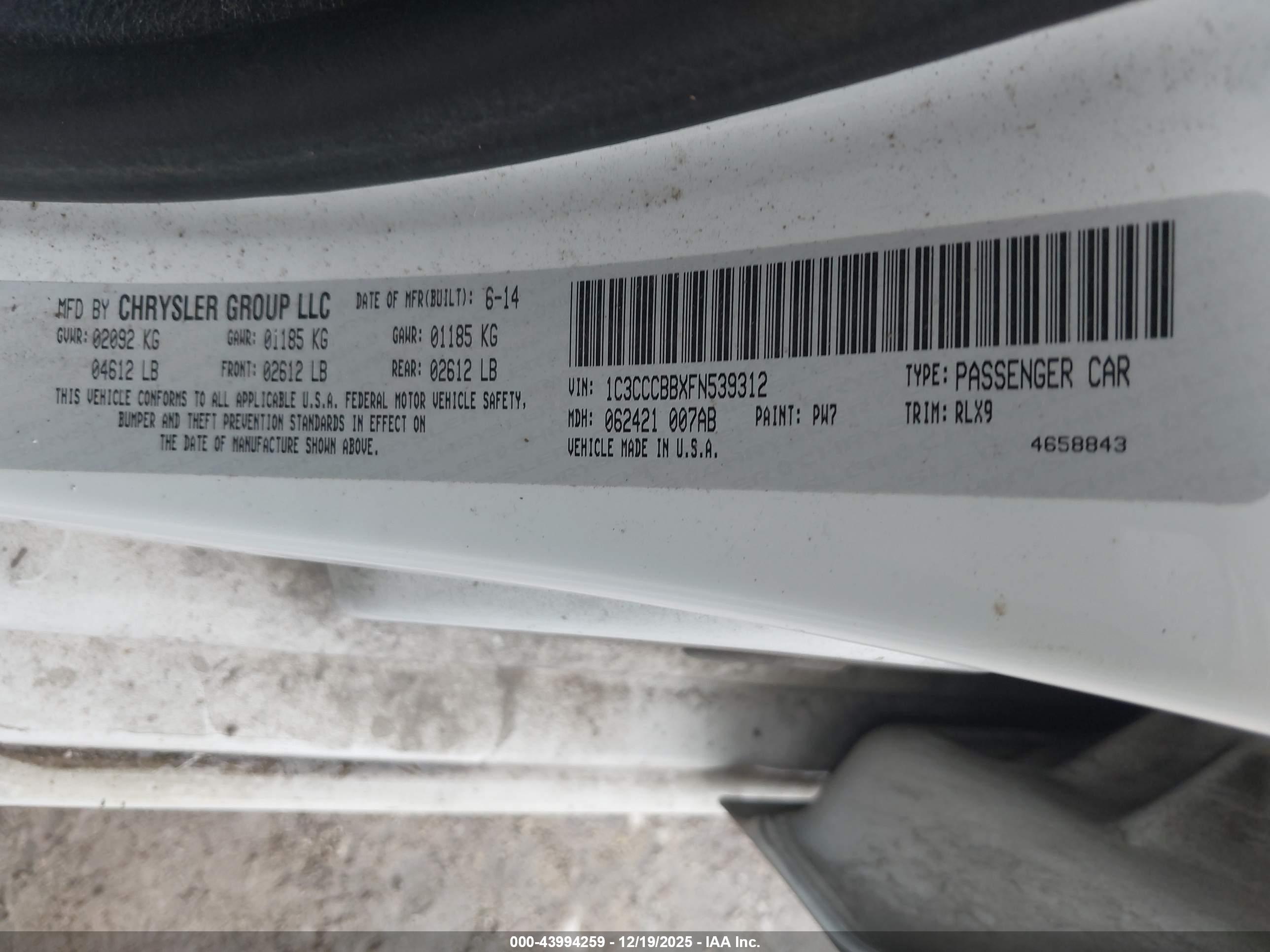 CHRYSLER 200 image 9