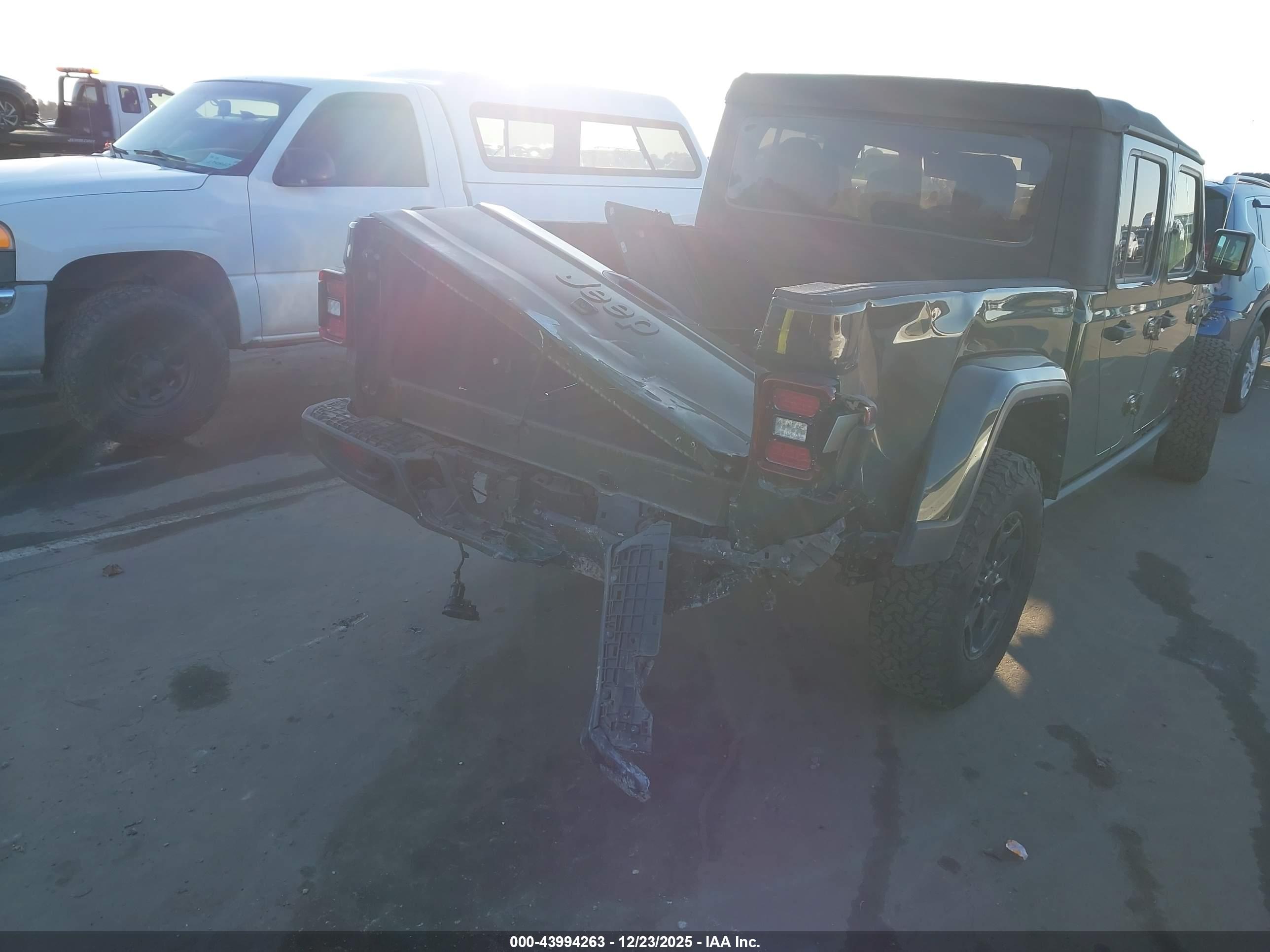 JEEP GLADIATOR image 6
