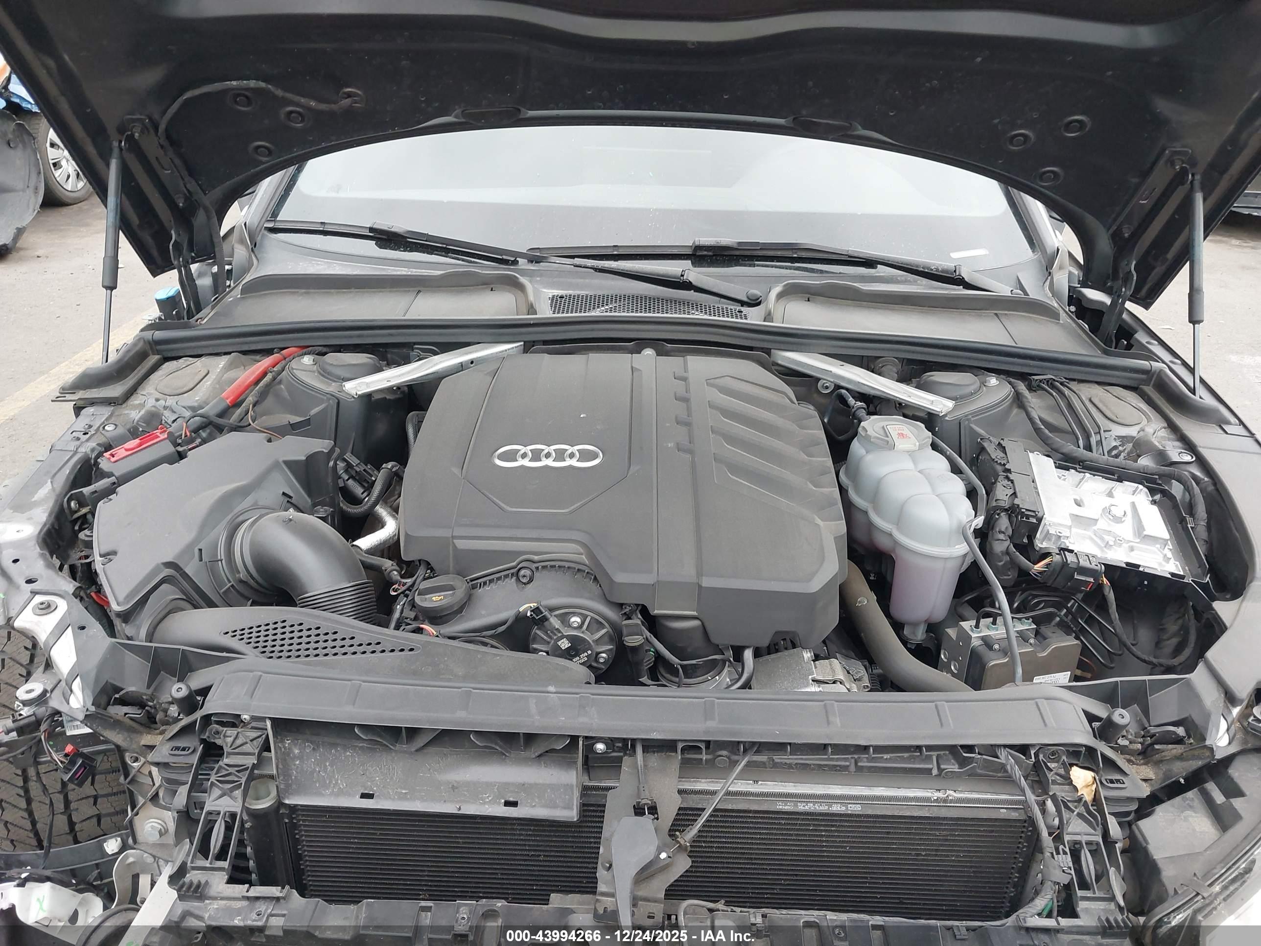 AUDI A4 image 10