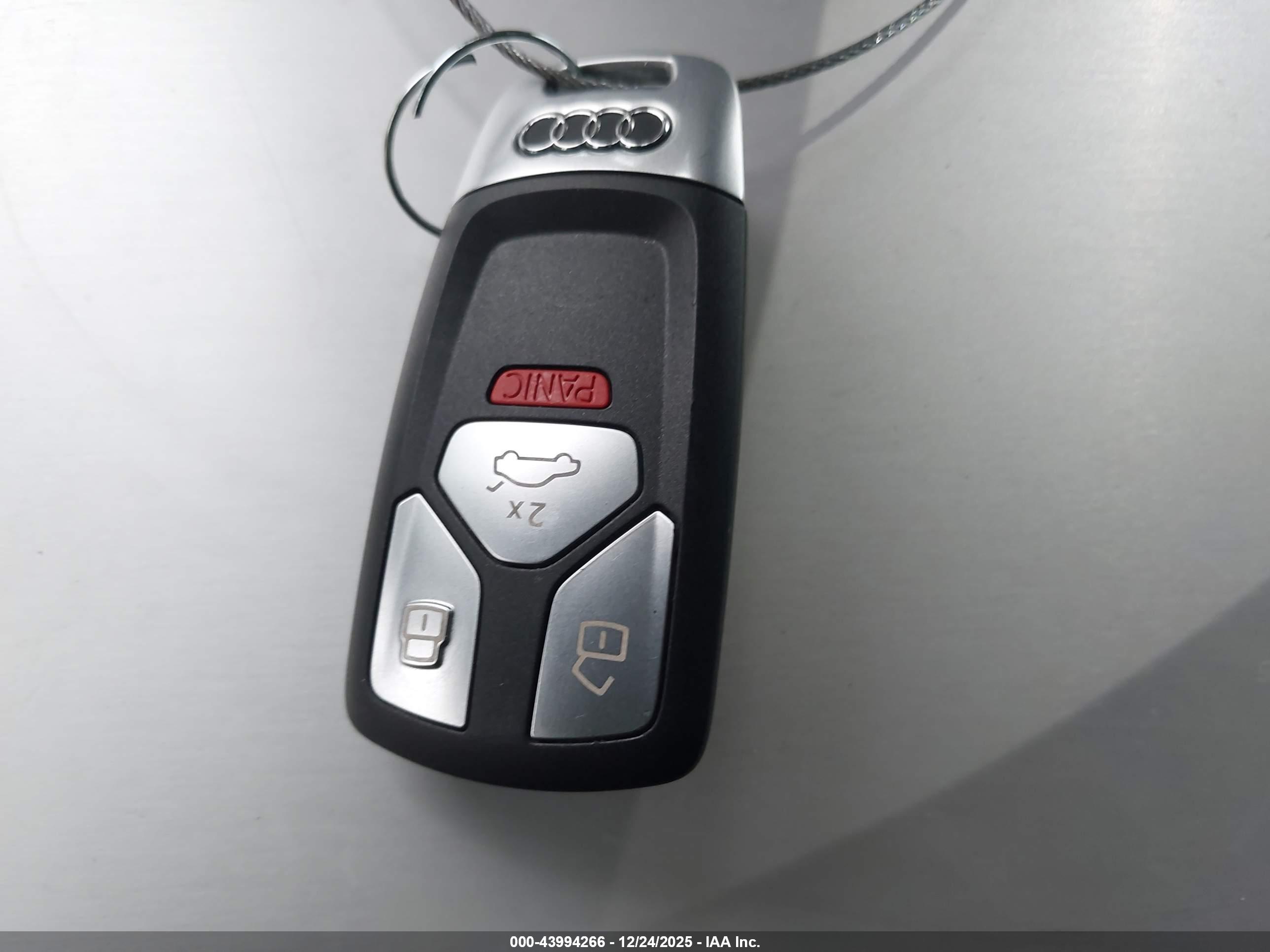 AUDI A4 image 11