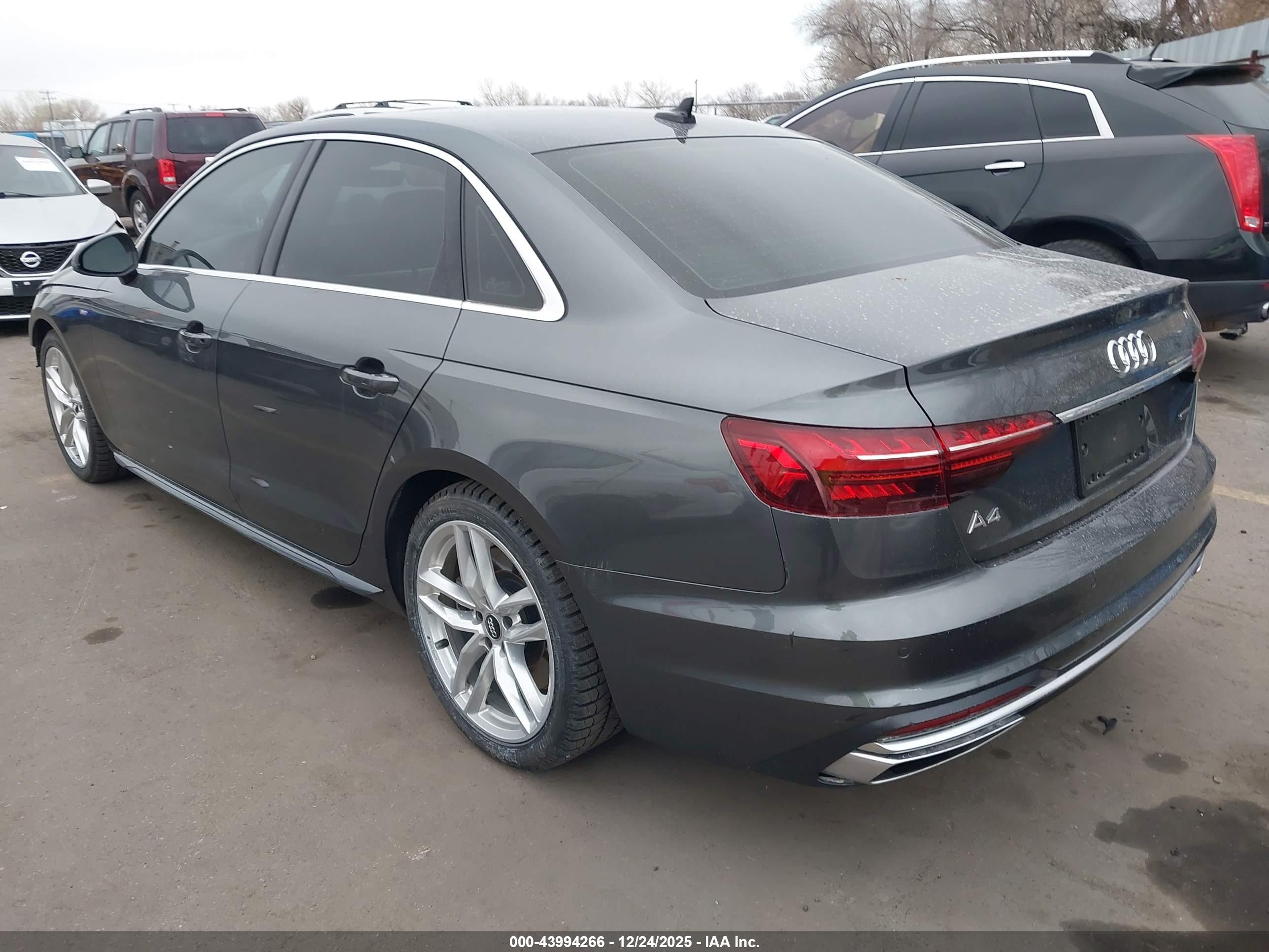 AUDI A4 image 3
