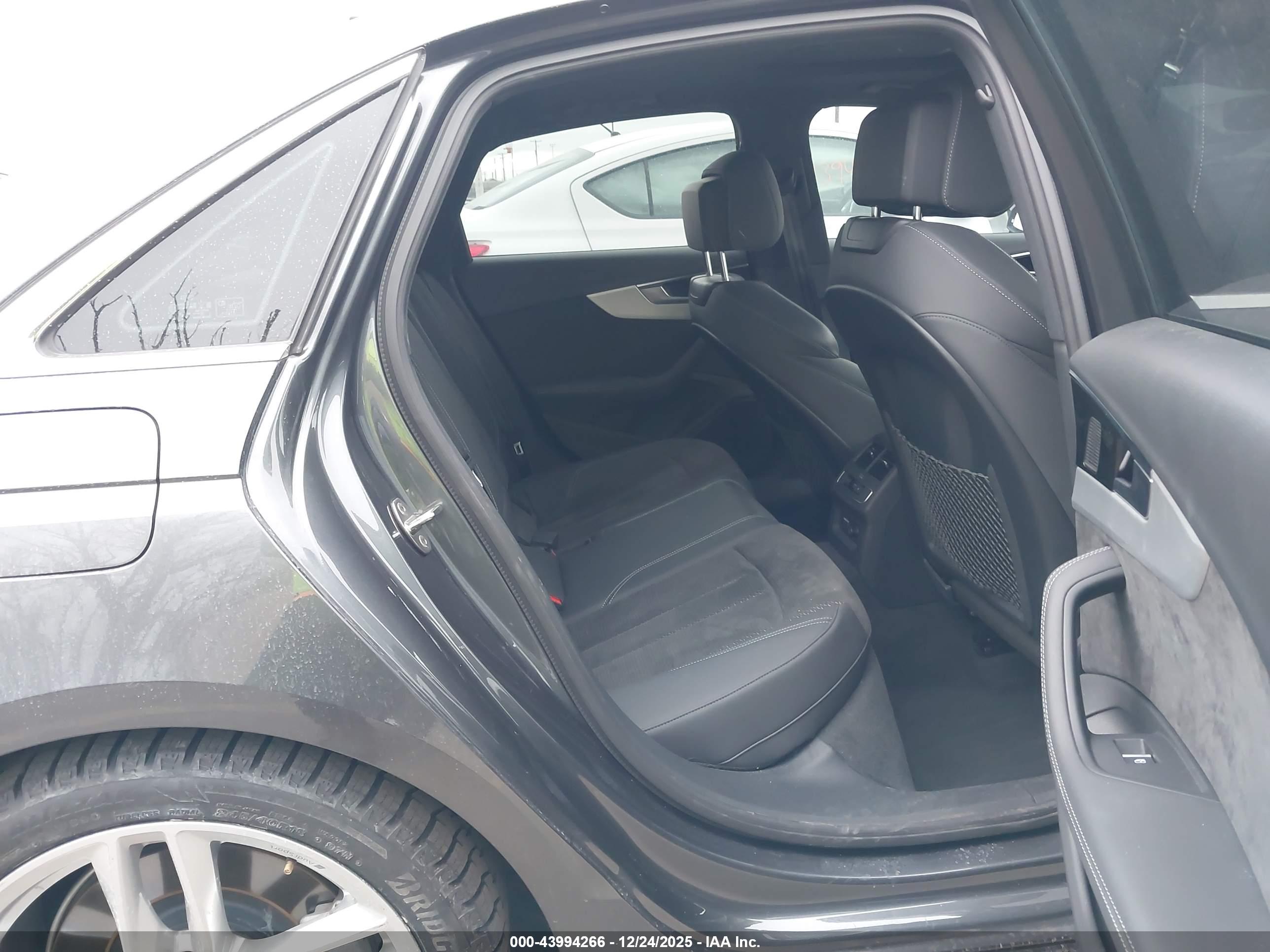 AUDI A4 image 8