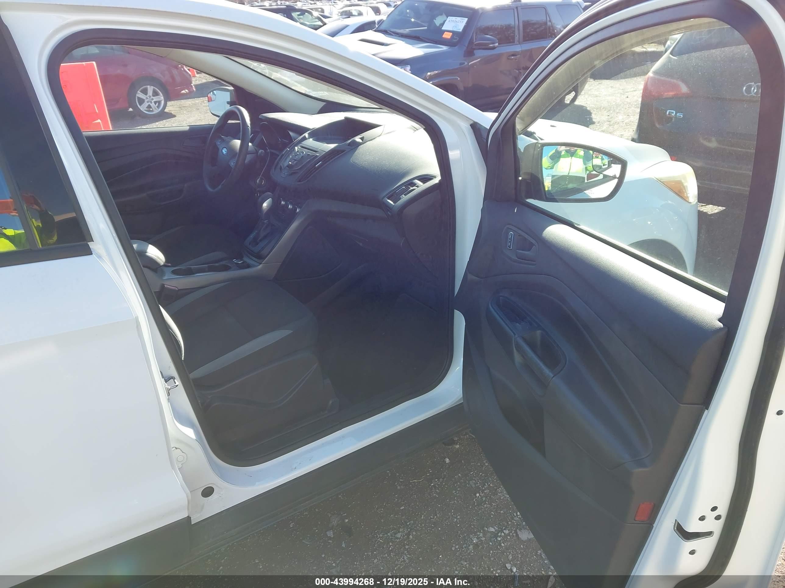 FORD ESCAPE image 5