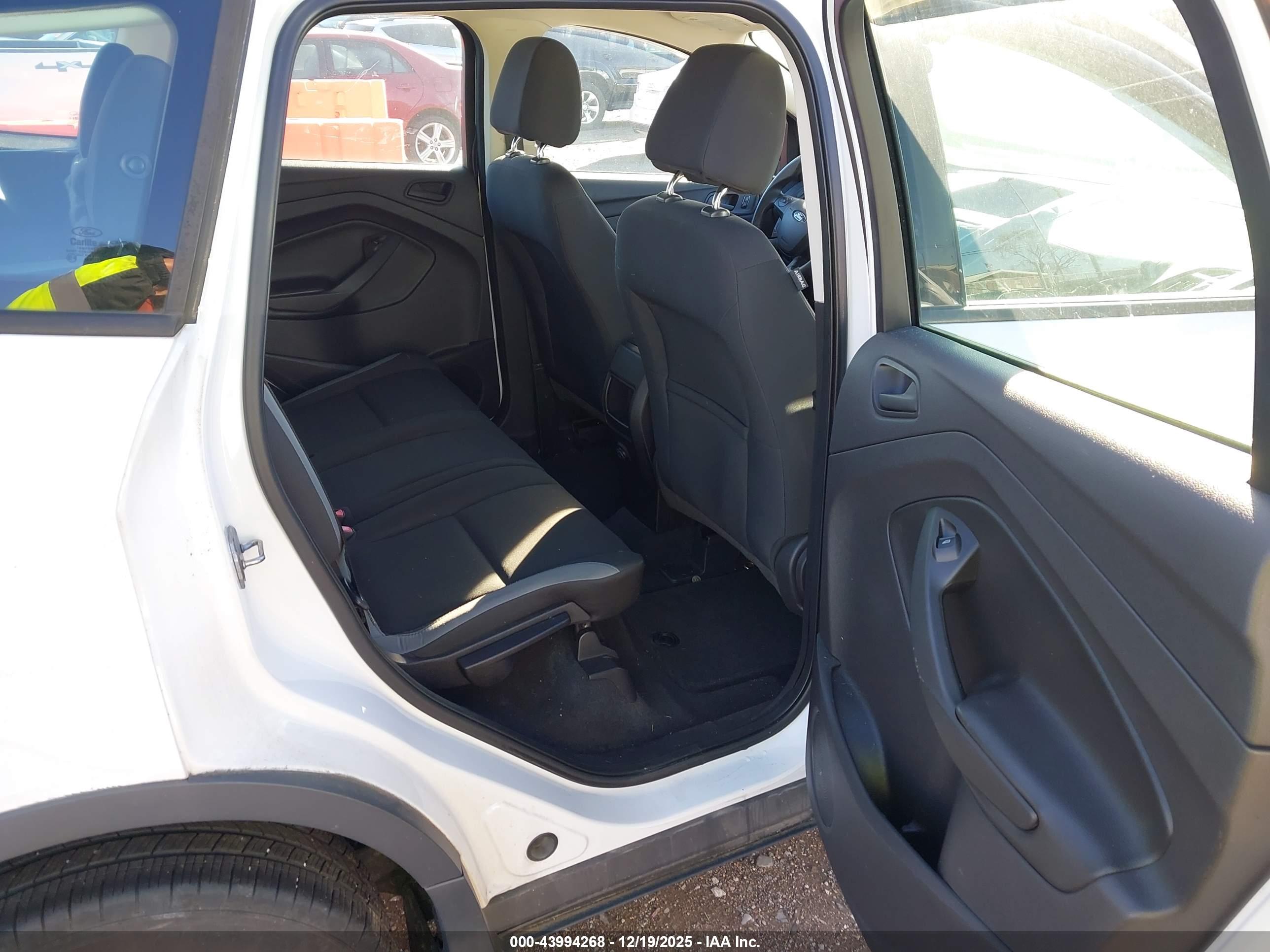 FORD ESCAPE image 8