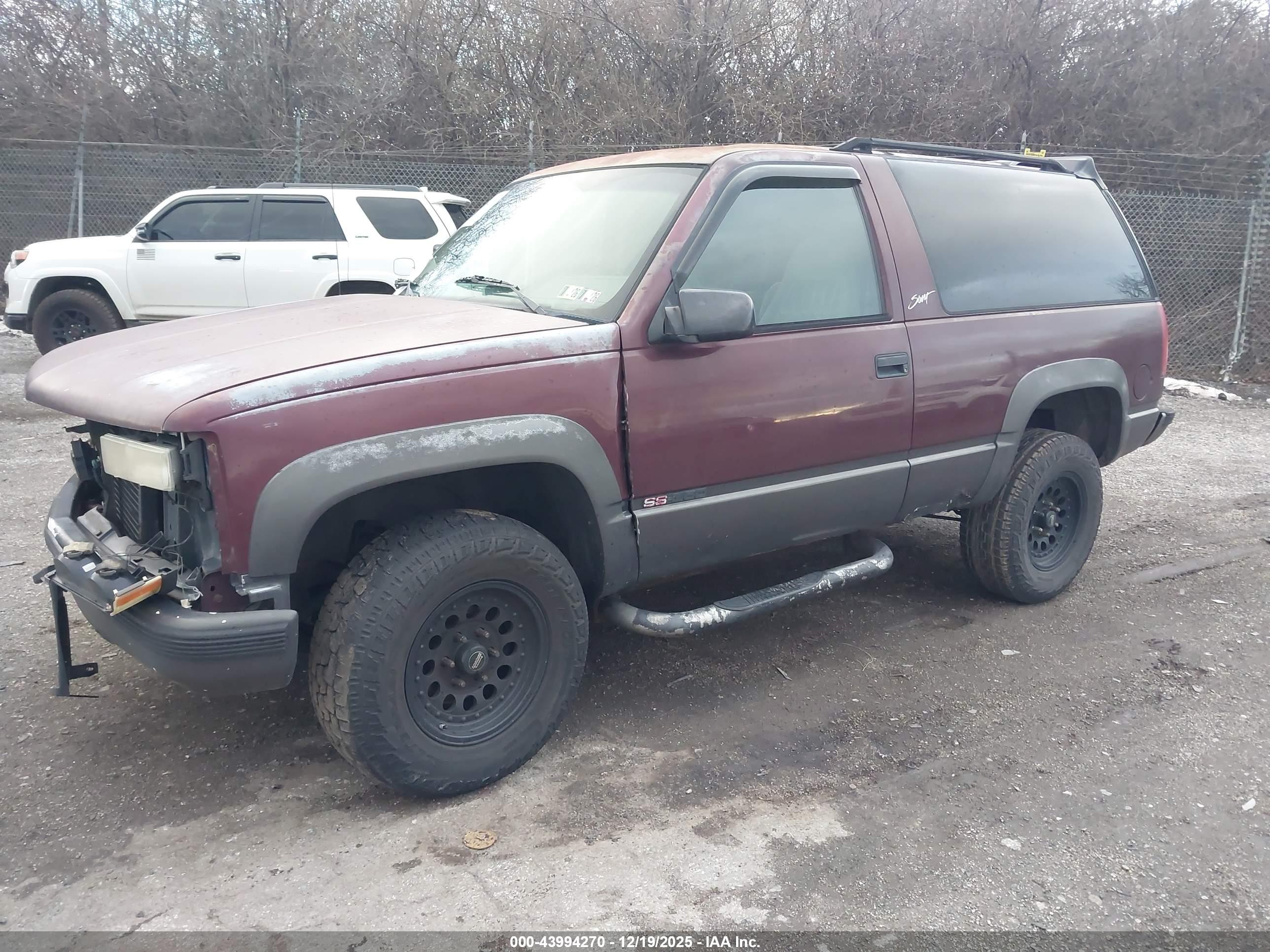 CHEVROLET BLAZER image 2