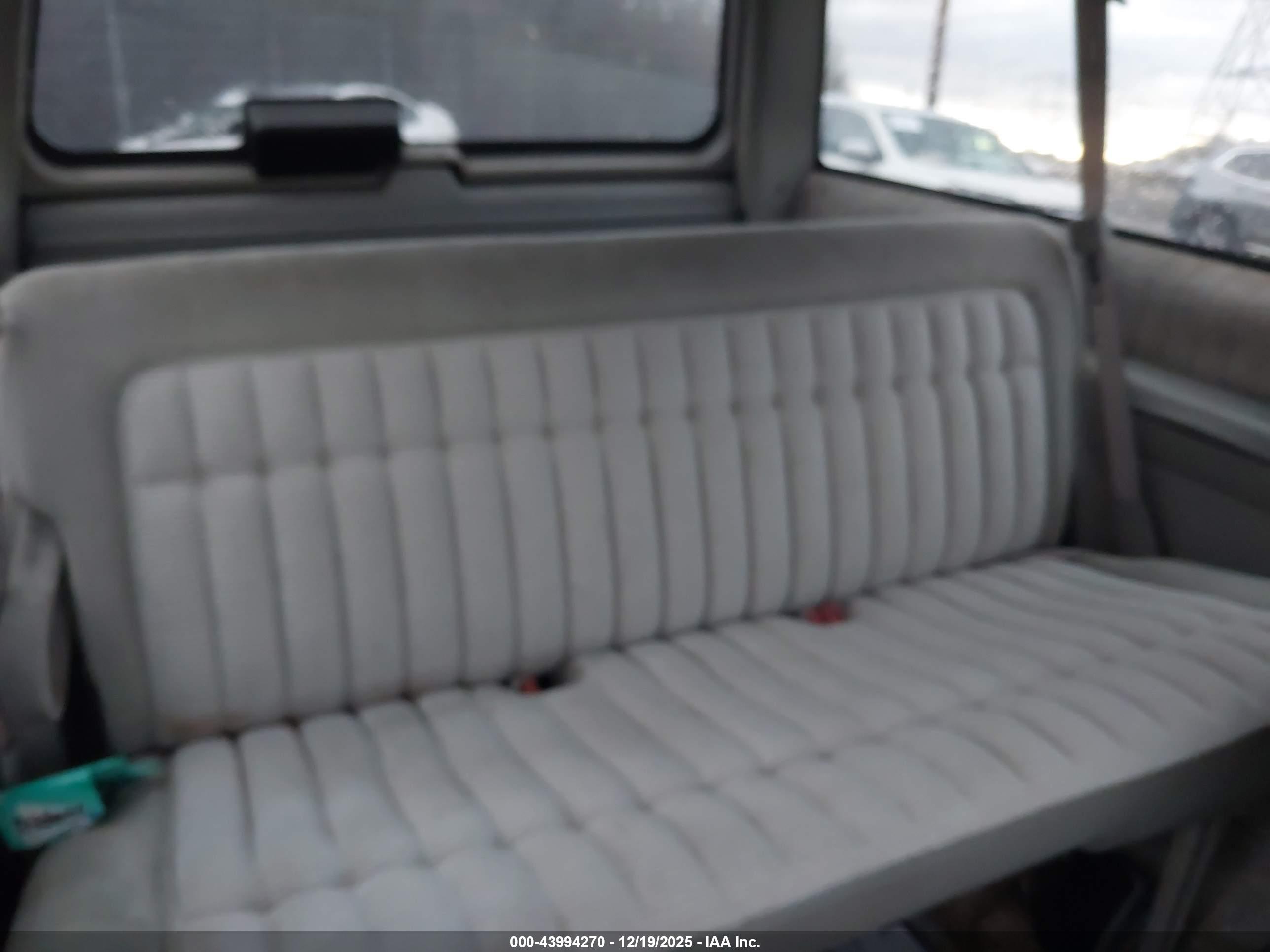 CHEVROLET BLAZER image 8