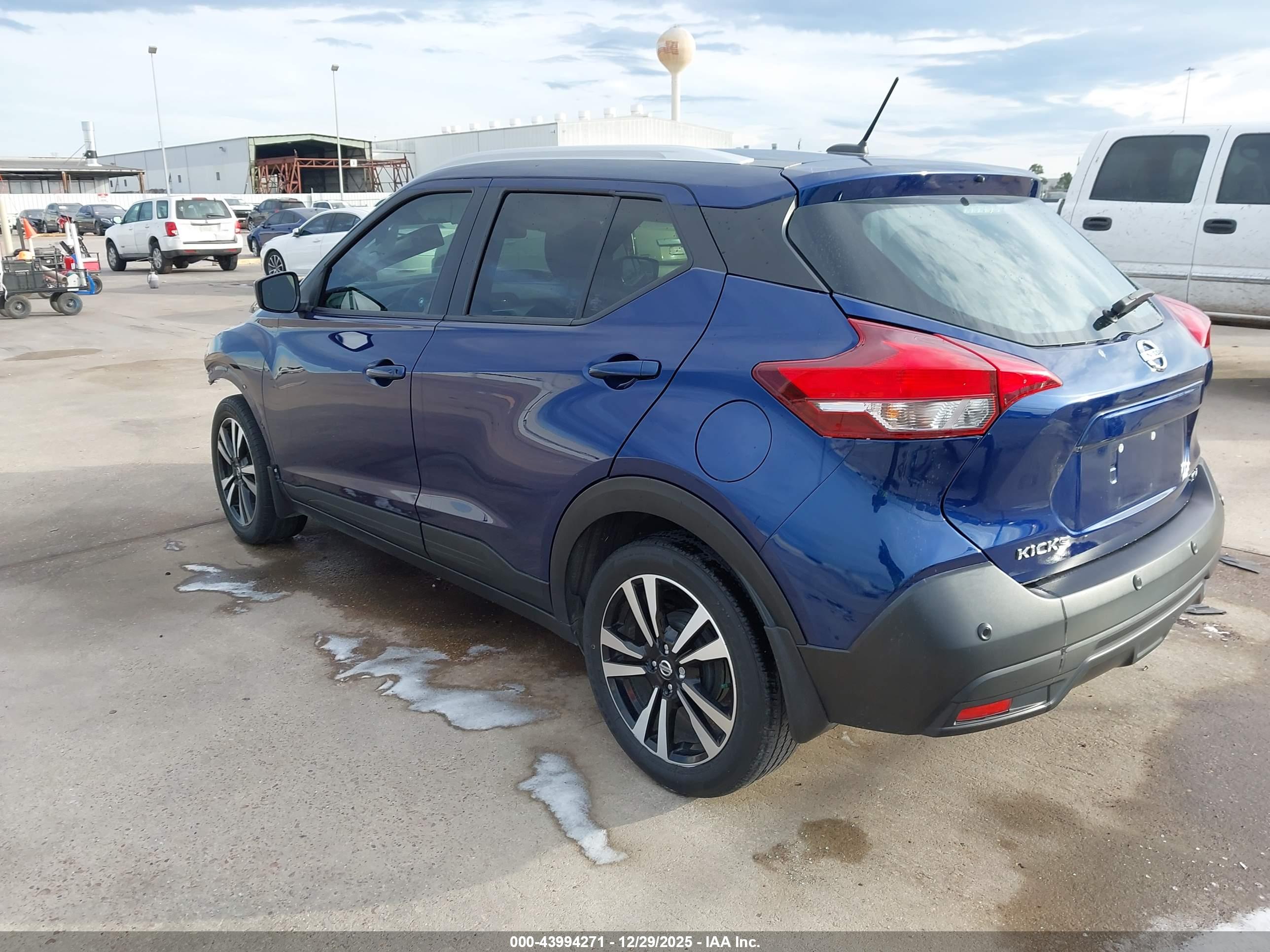 NISSAN KICKS image 3