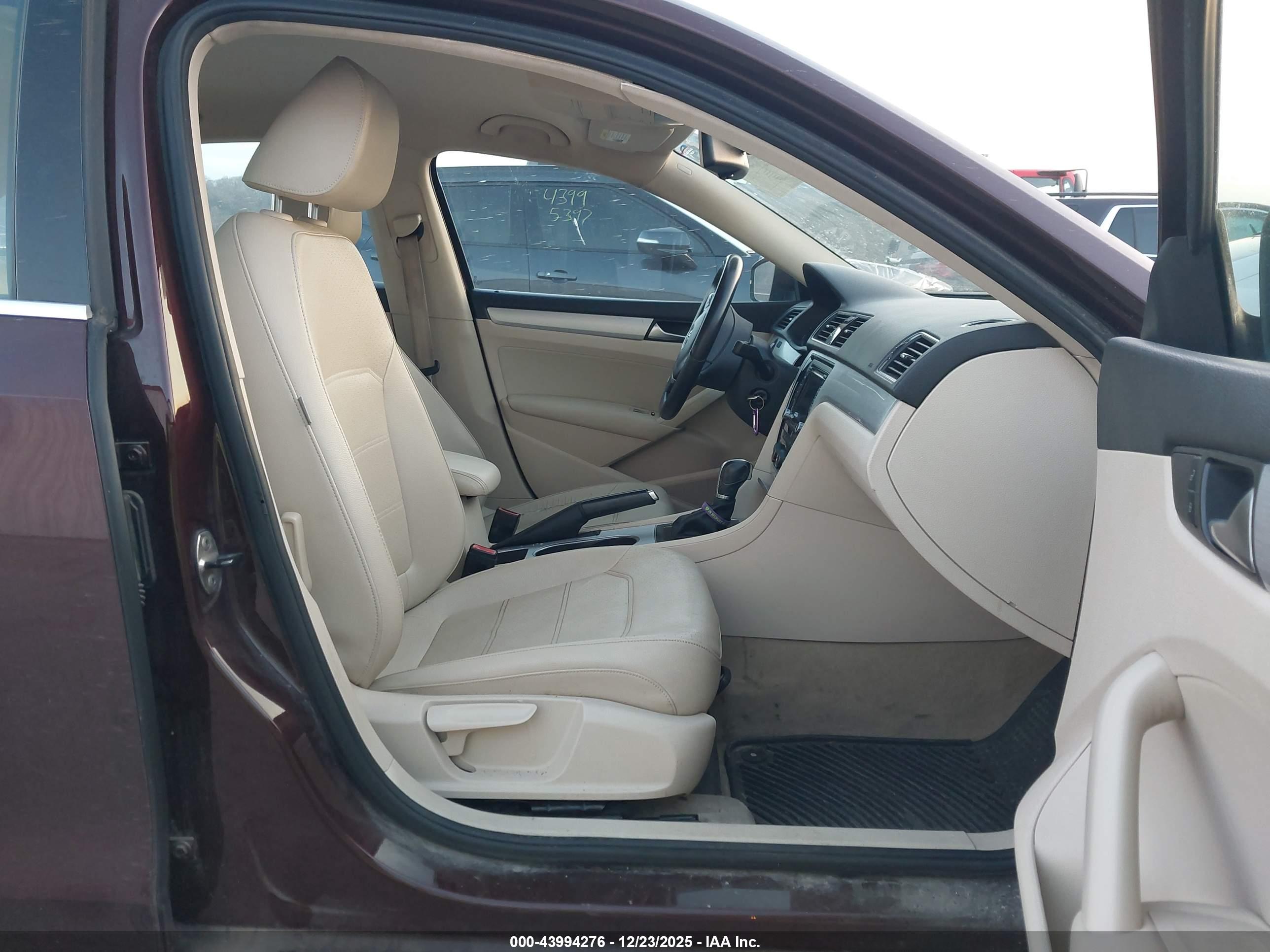 VOLKSWAGEN PASSAT image 5