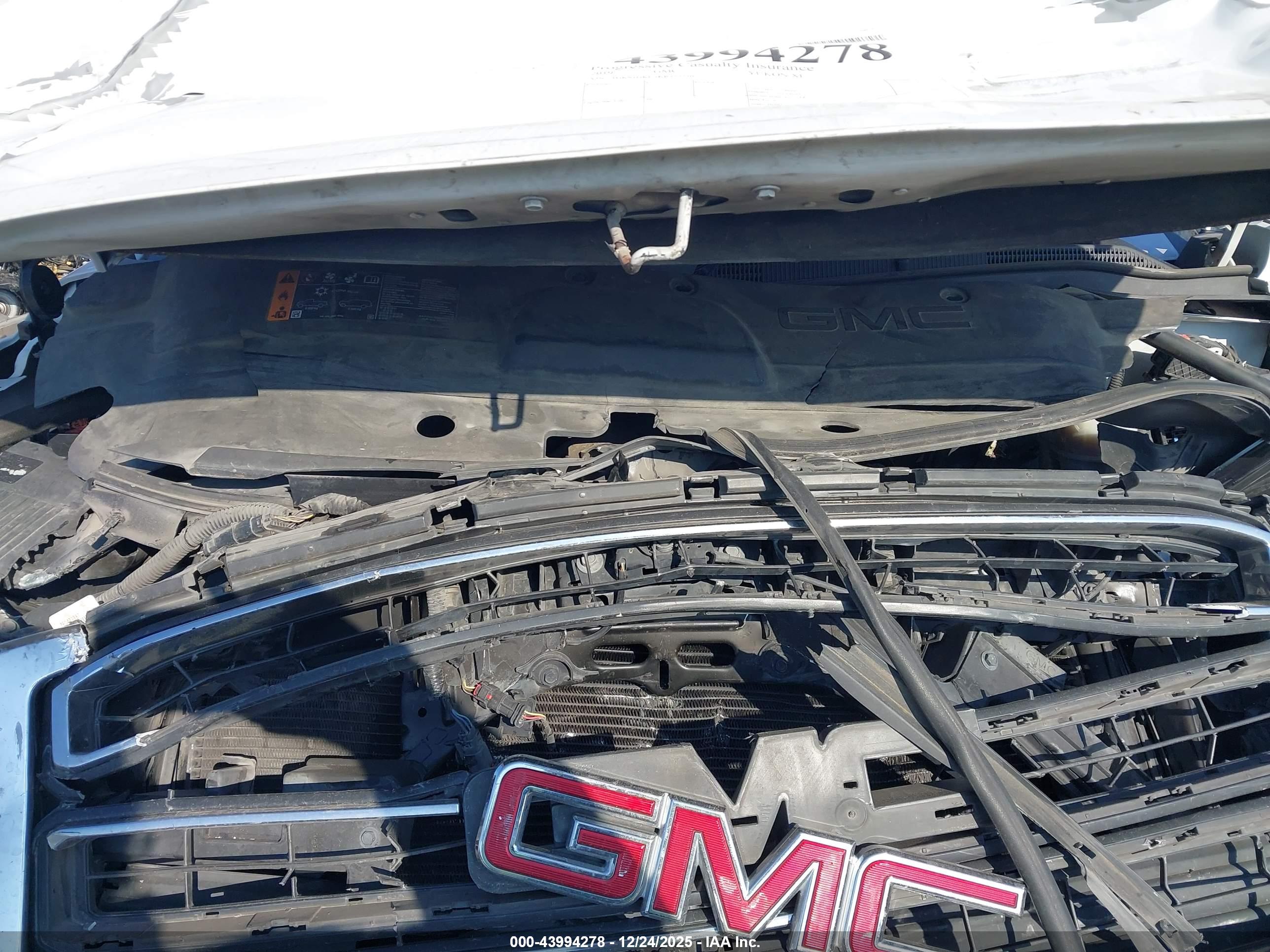GMC YUKON image 10