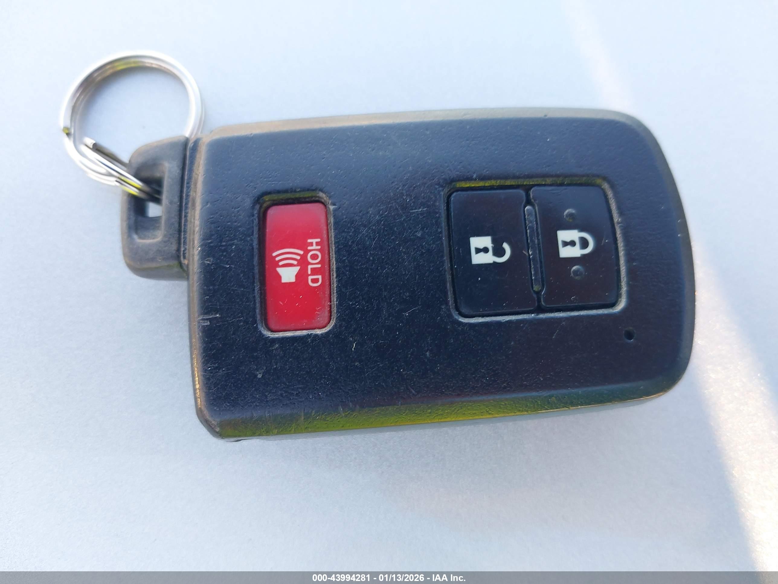 TOYOTA PRIUS image 11