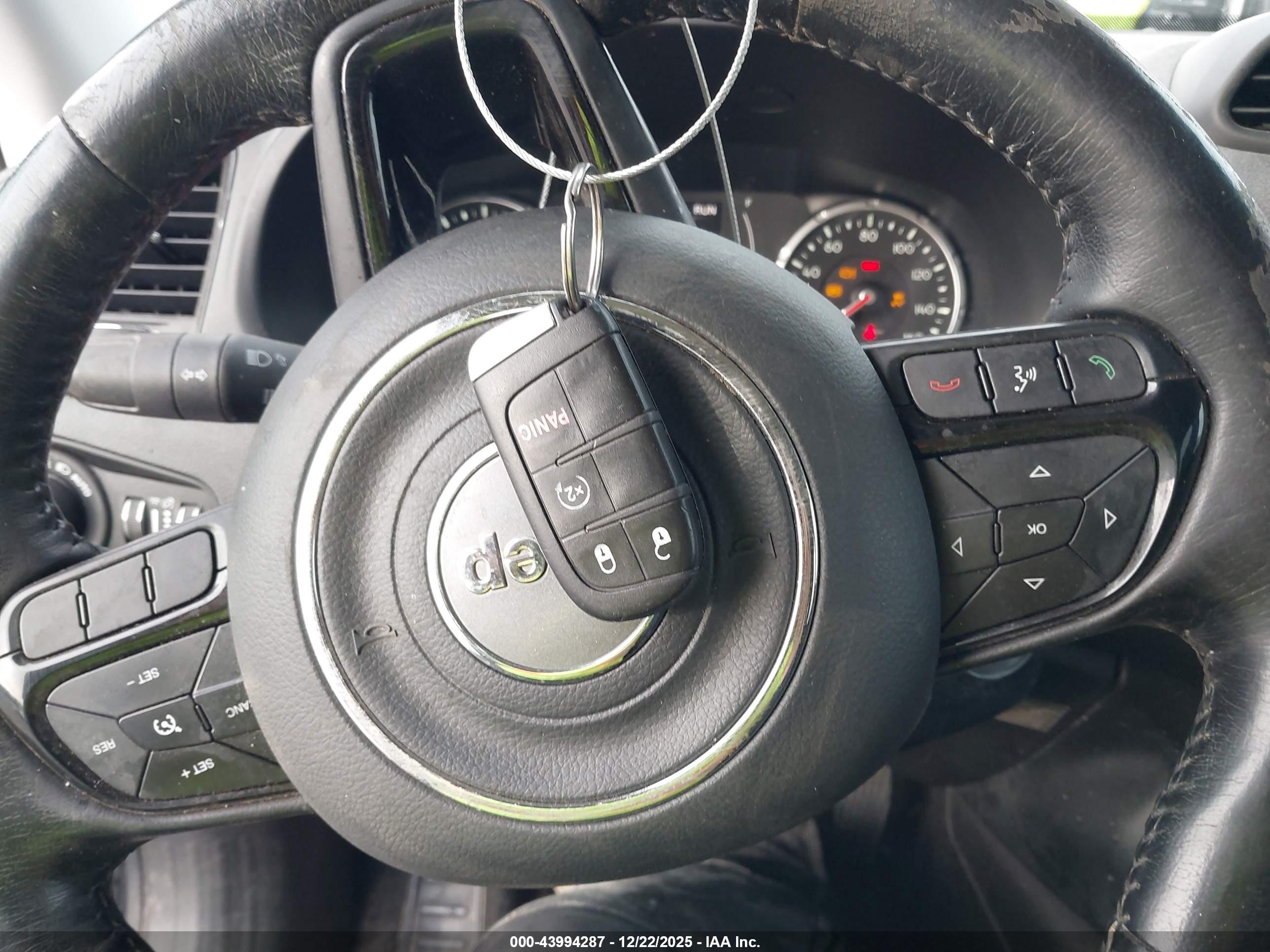 JEEP RENEGADE image 11