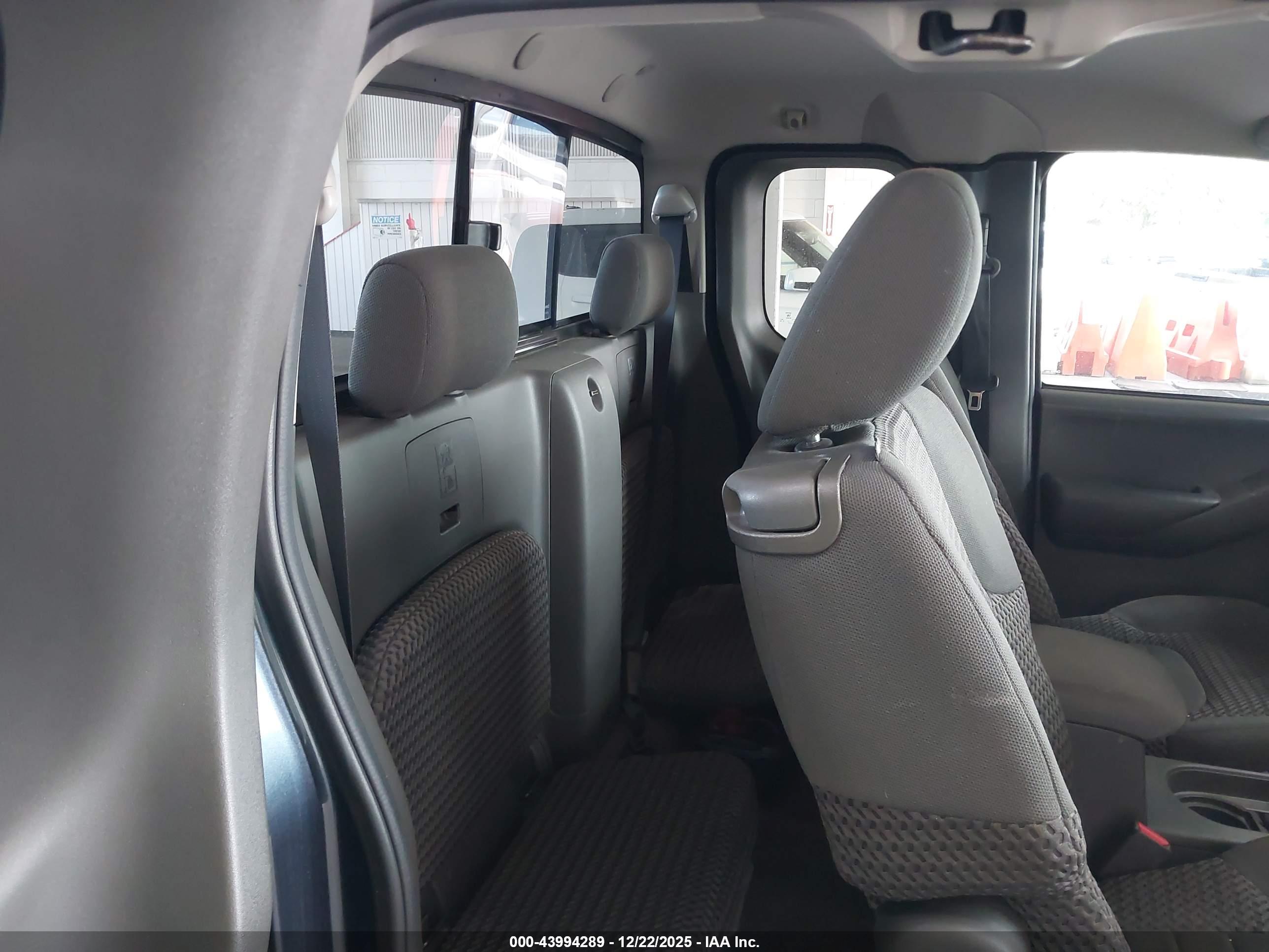 NISSAN FRONTIER image 8