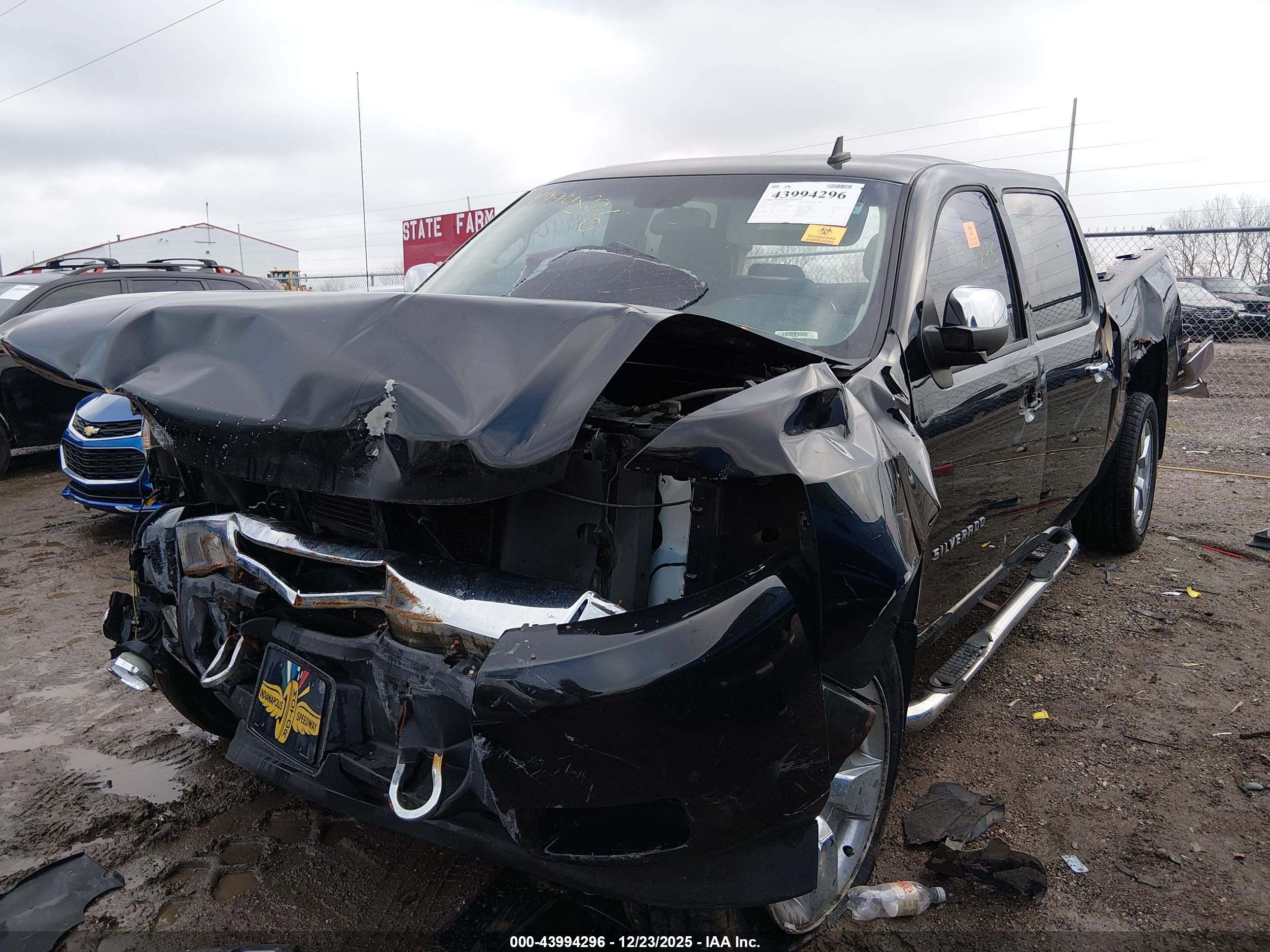 CHEVROLET SILVERADO image 2