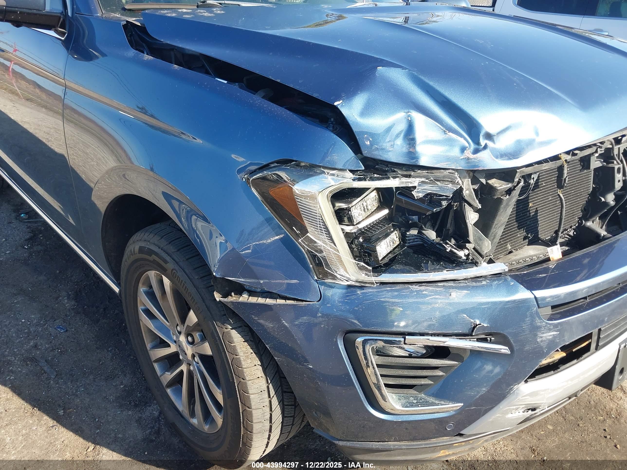 FORD EXPEDITION image 6