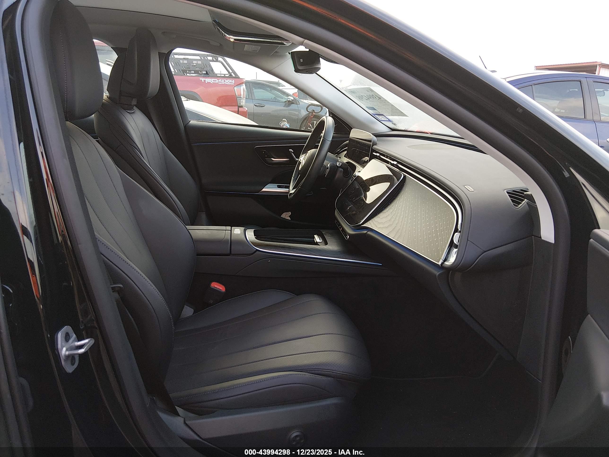 MERCEDES-BENZ E image 5