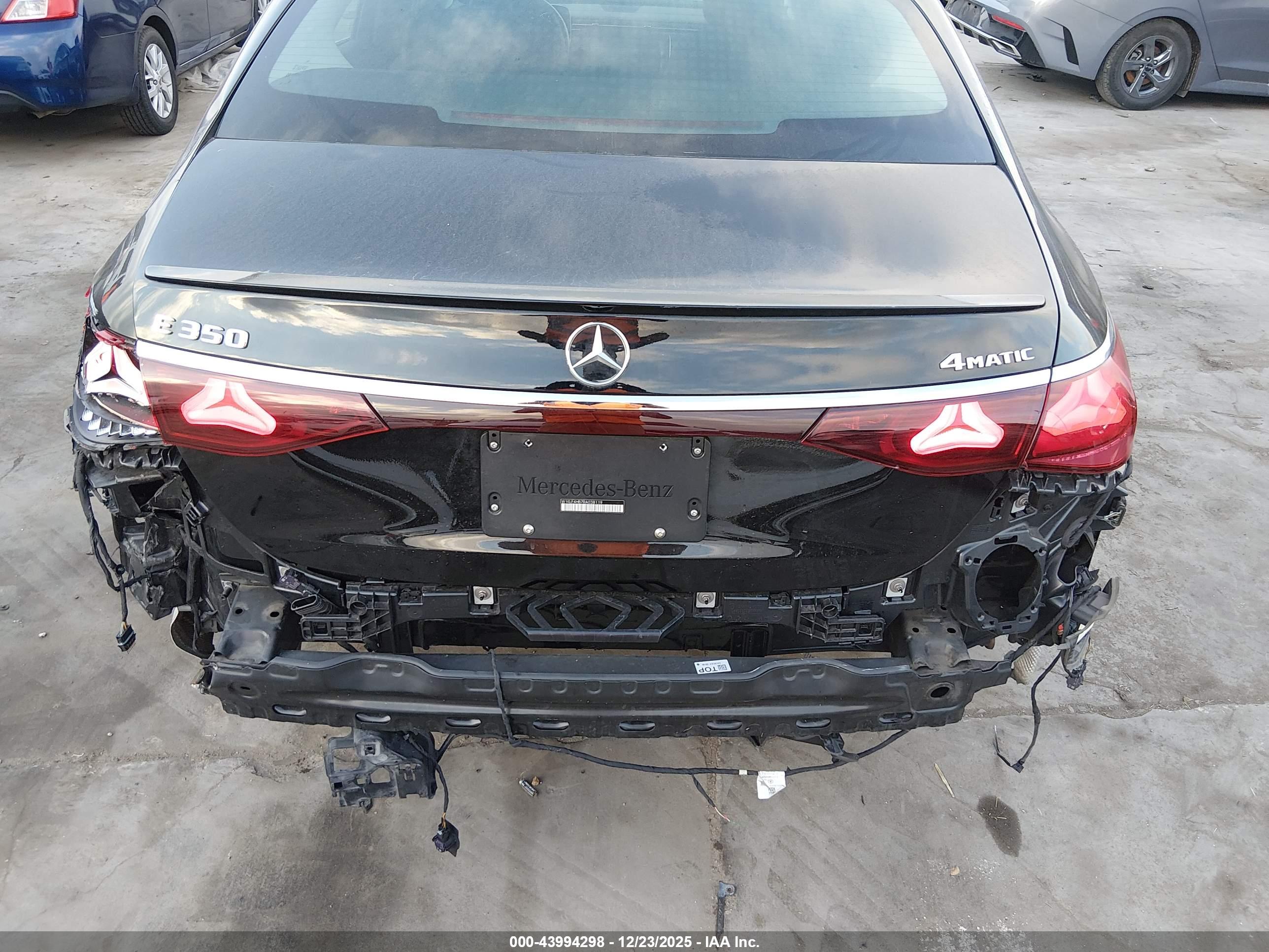 MERCEDES-BENZ E image 6