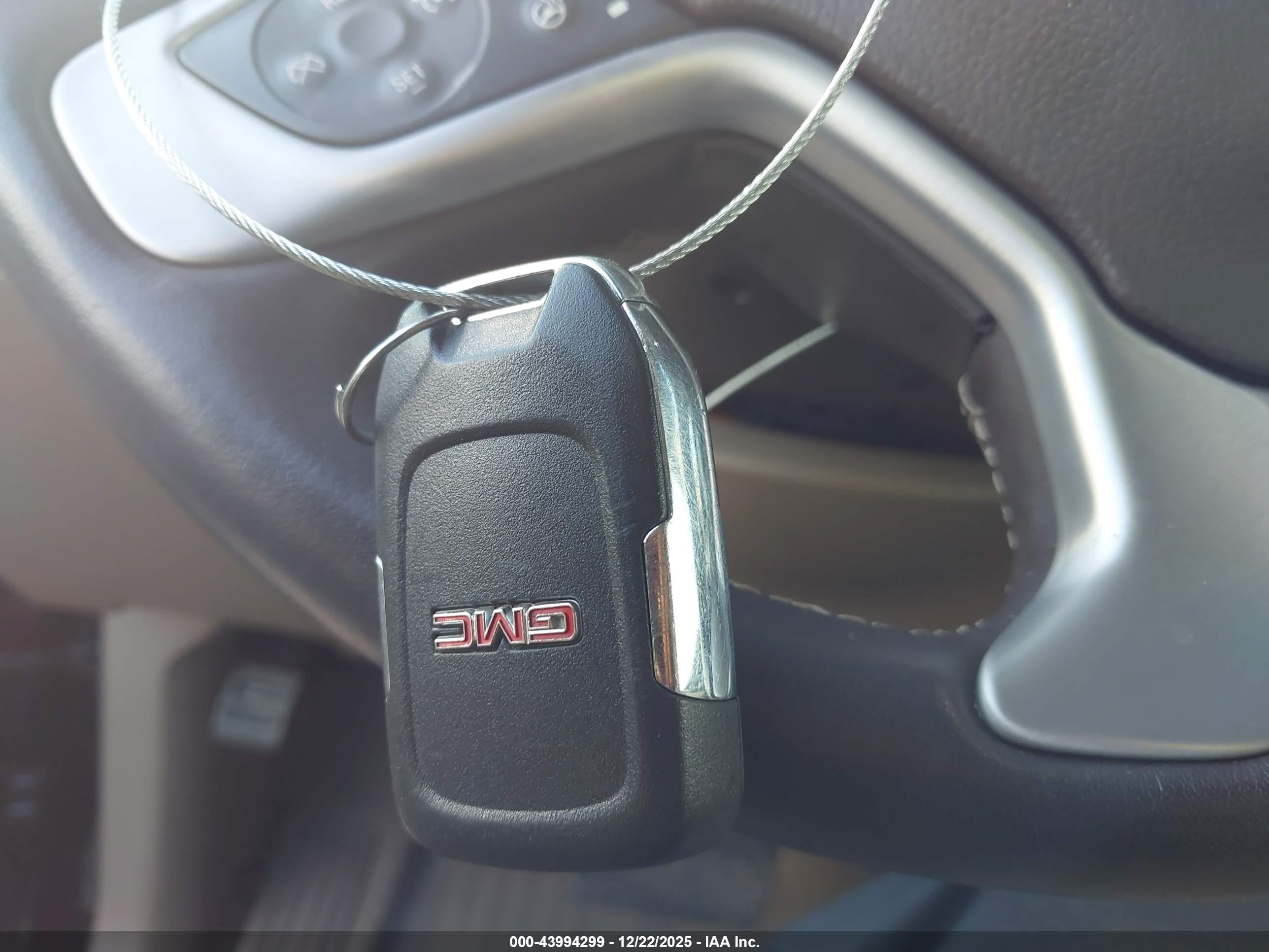 GMC YUKON image 11