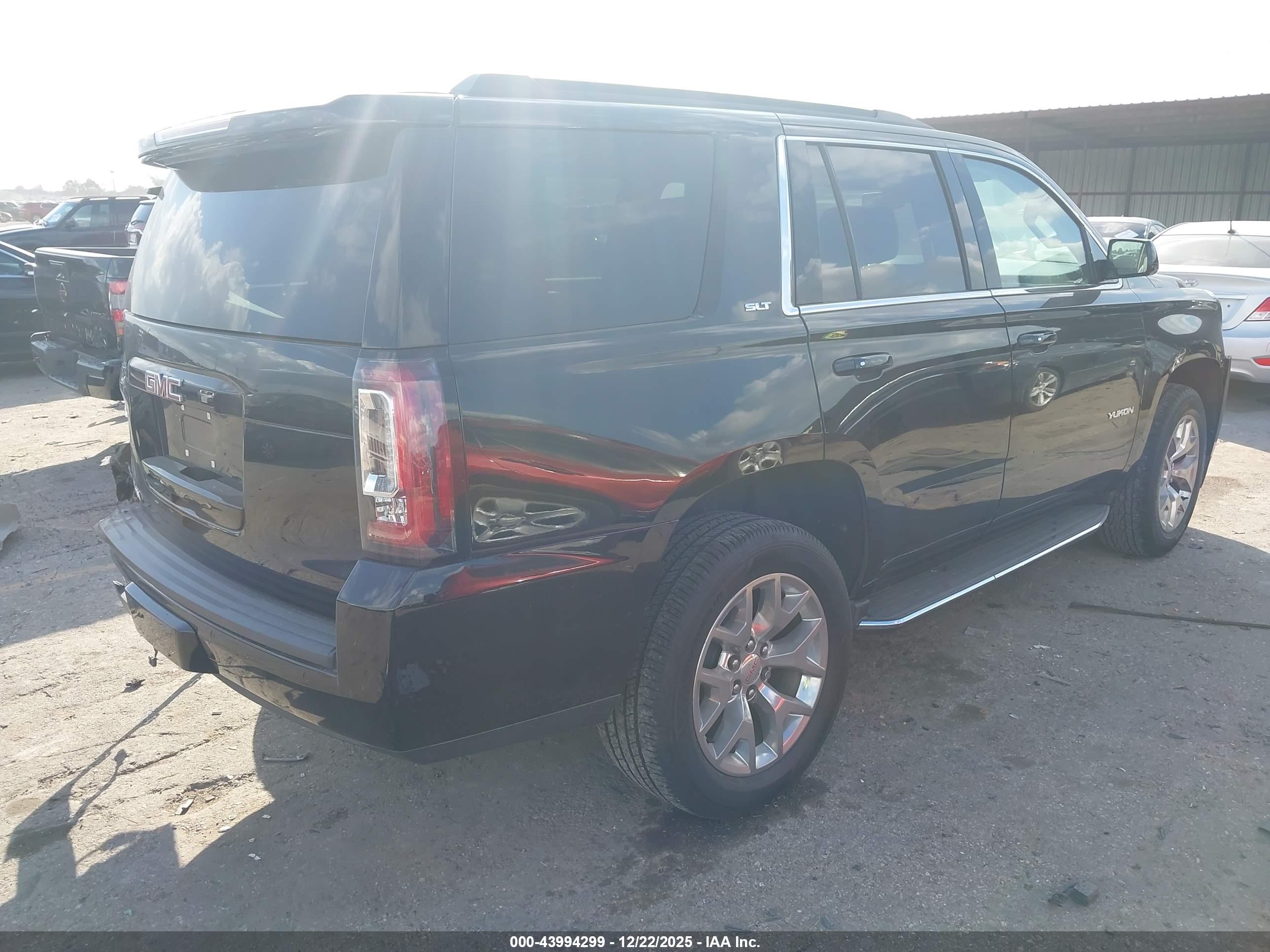 GMC YUKON image 4