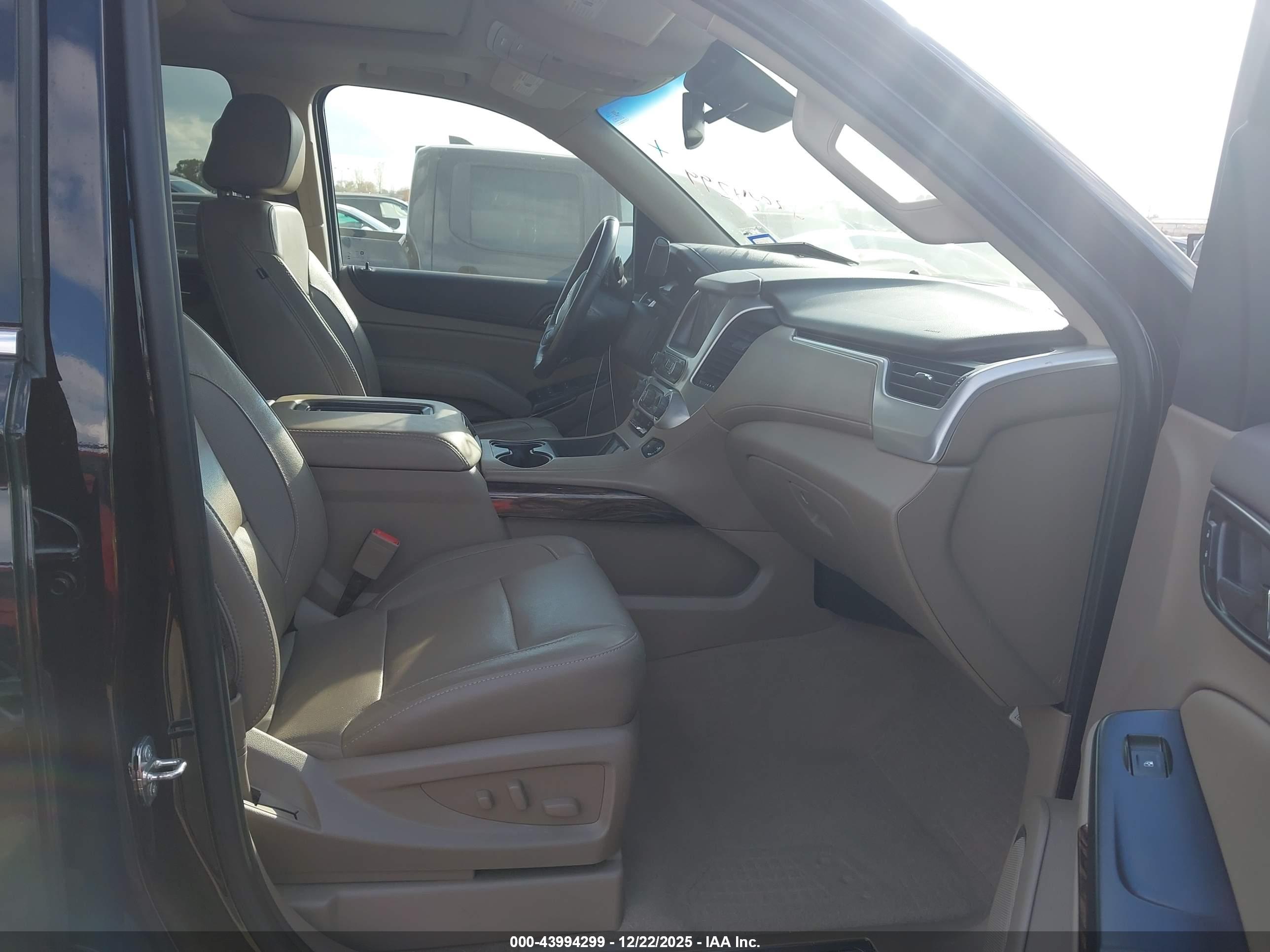 GMC YUKON image 5