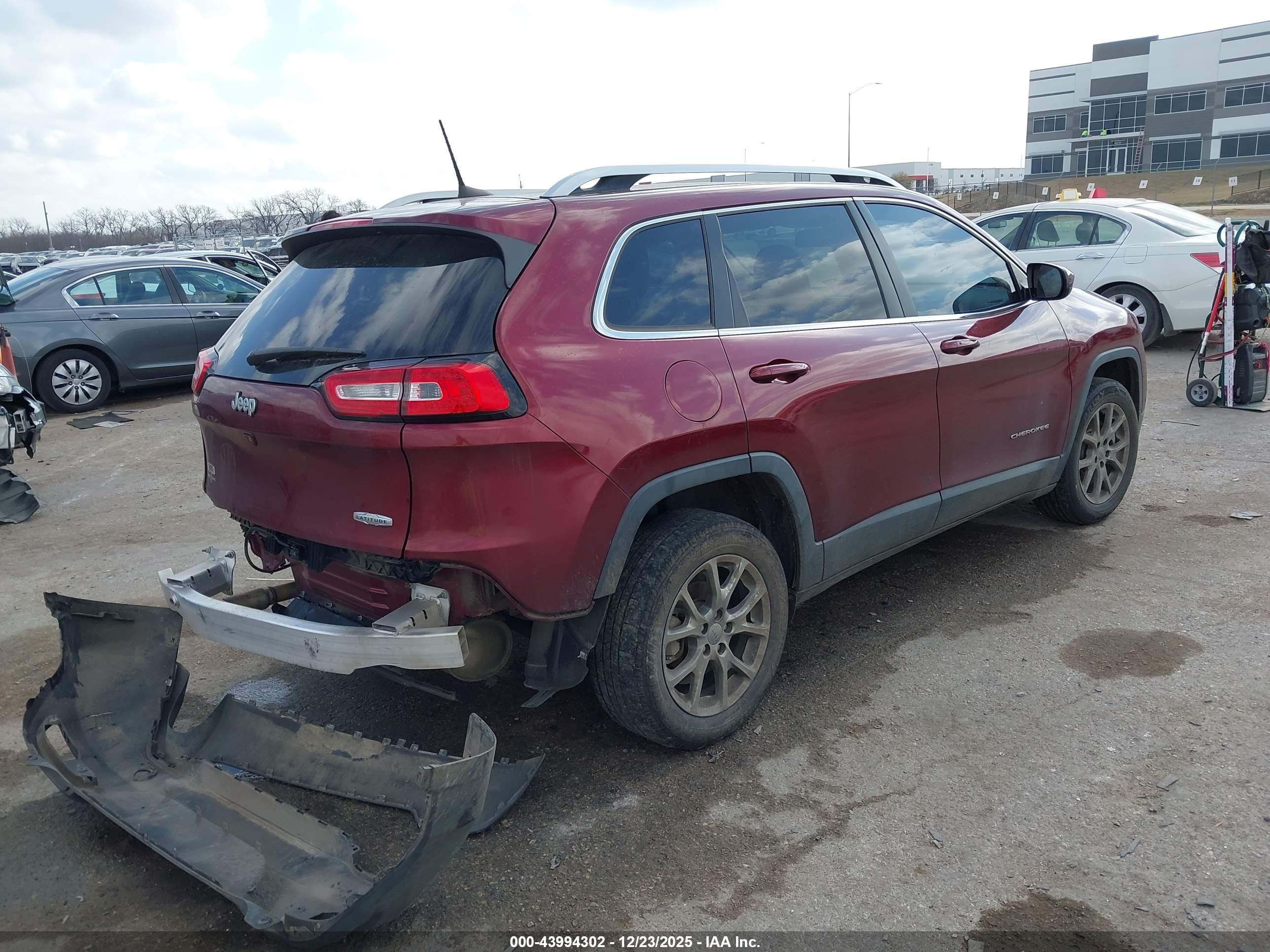 JEEP CHEROKEE image 4