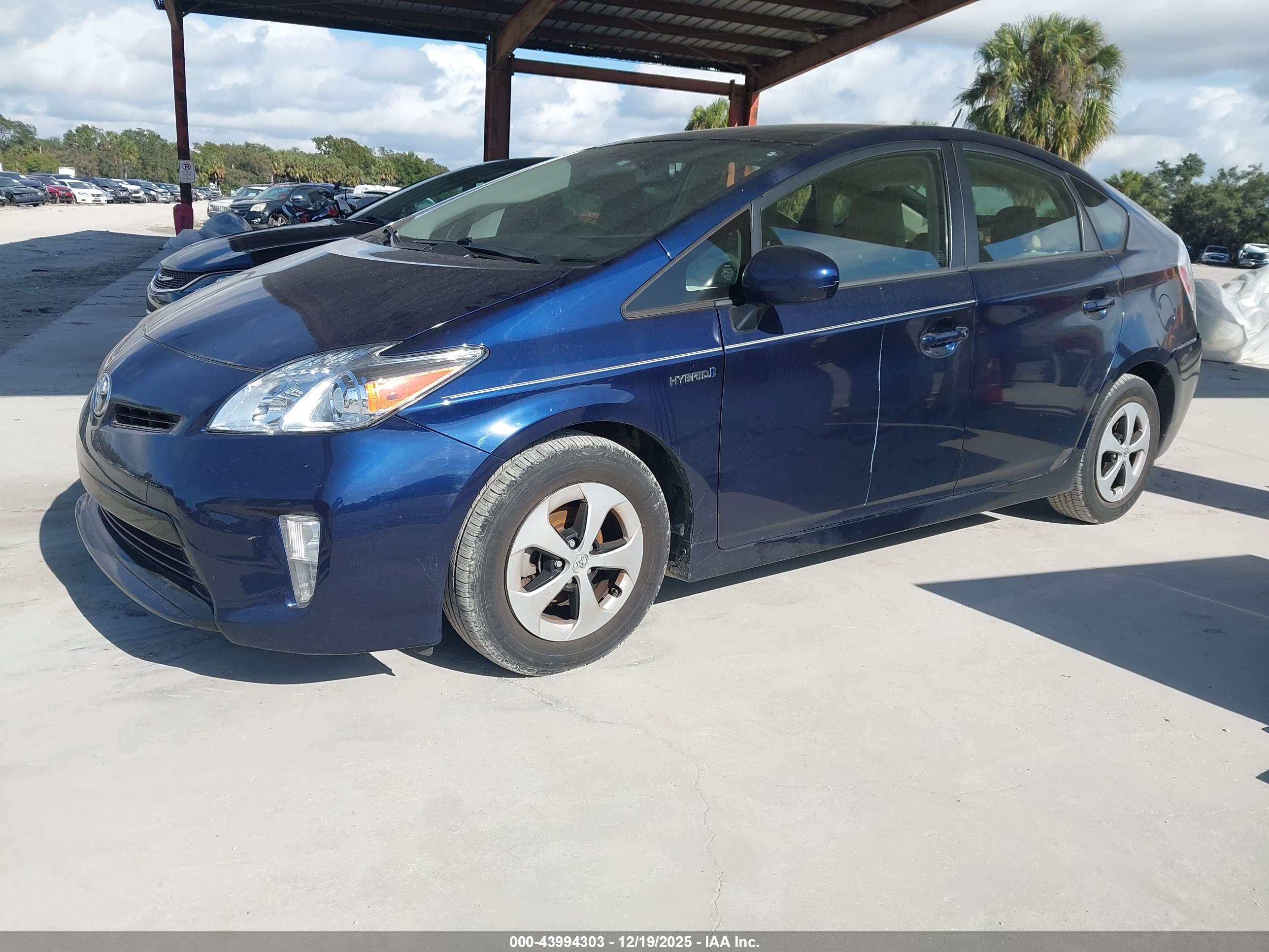 TOYOTA PRIUS image 2