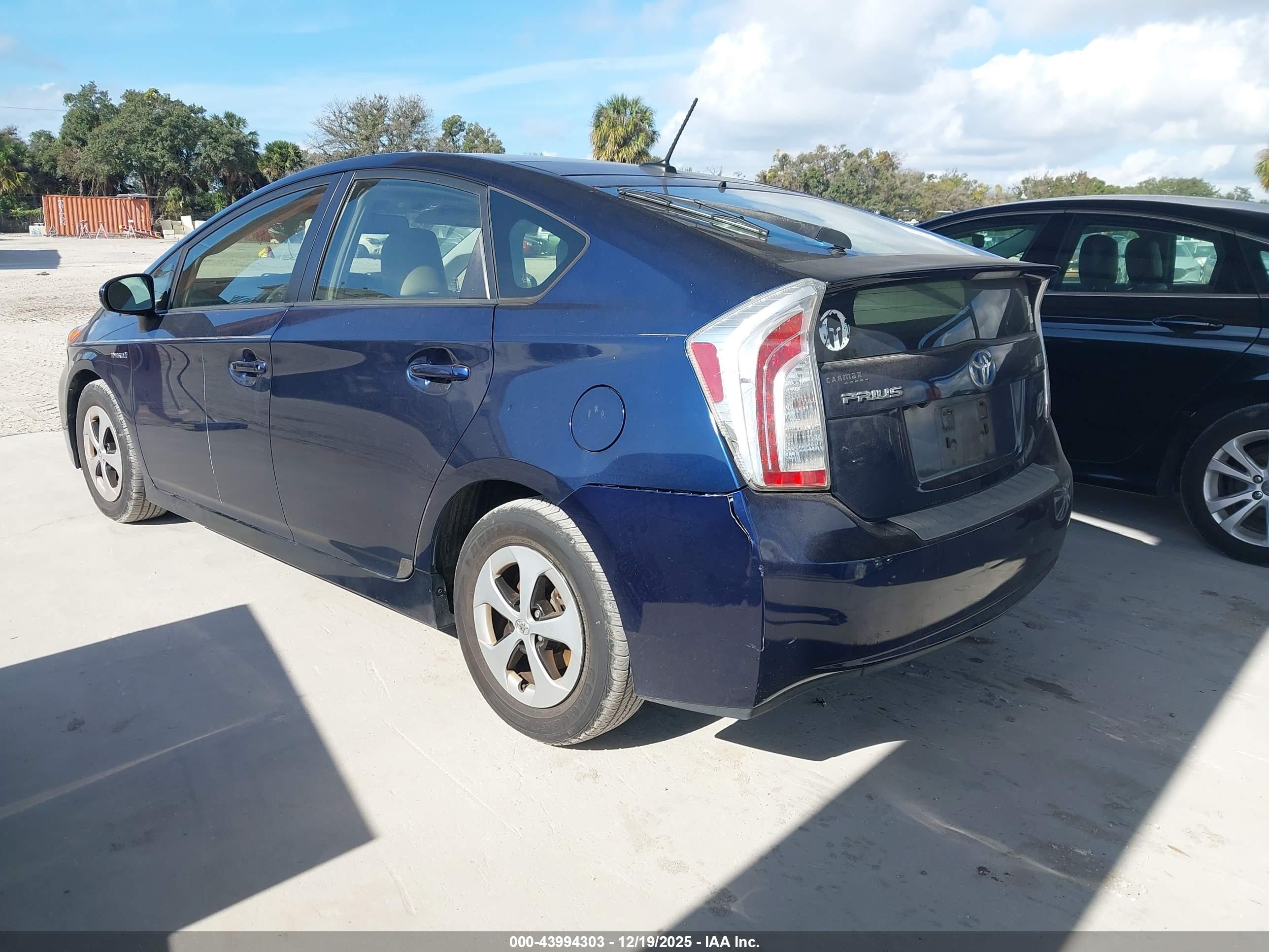 TOYOTA PRIUS image 3