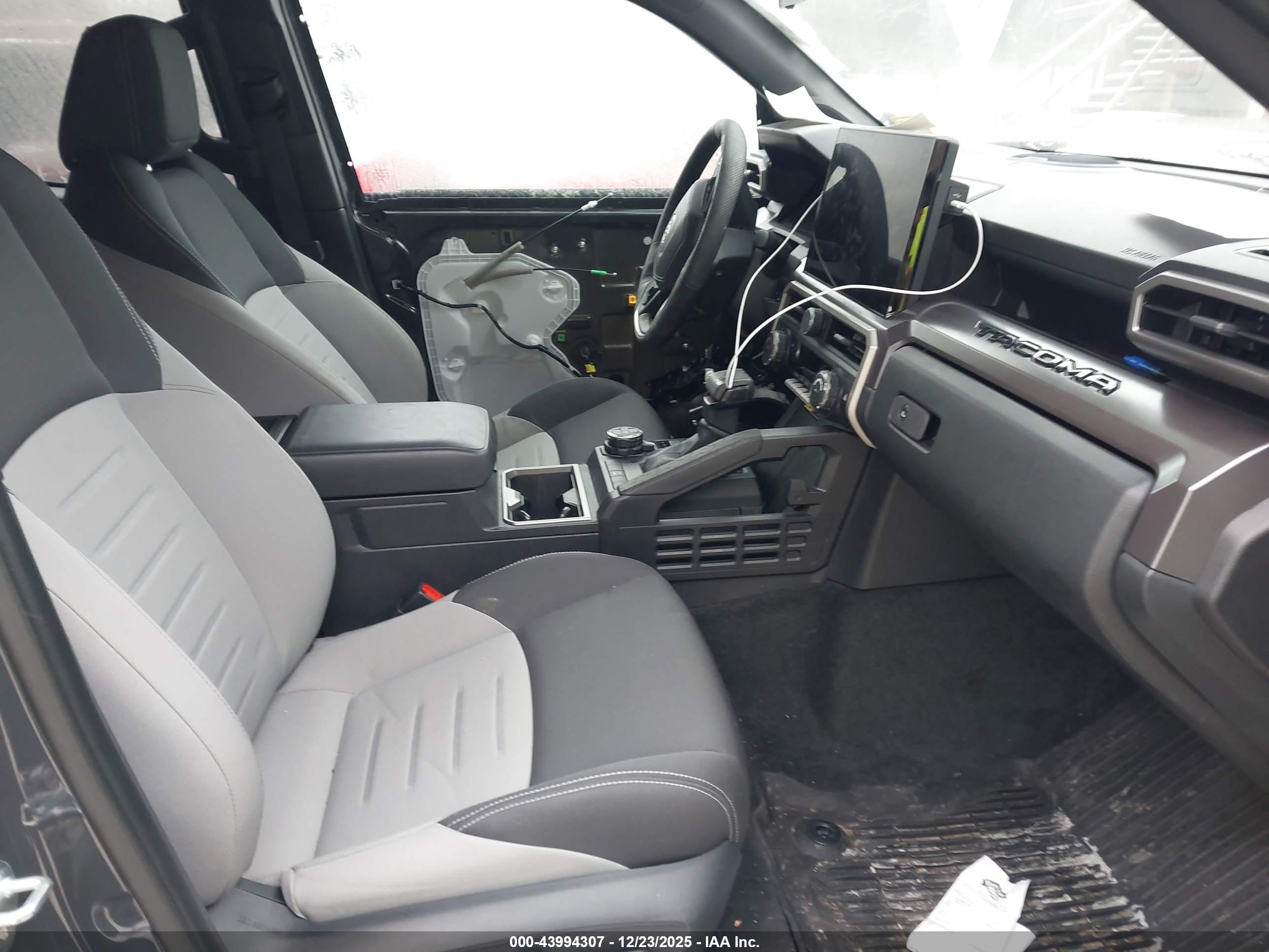 TOYOTA TACOMA image 5