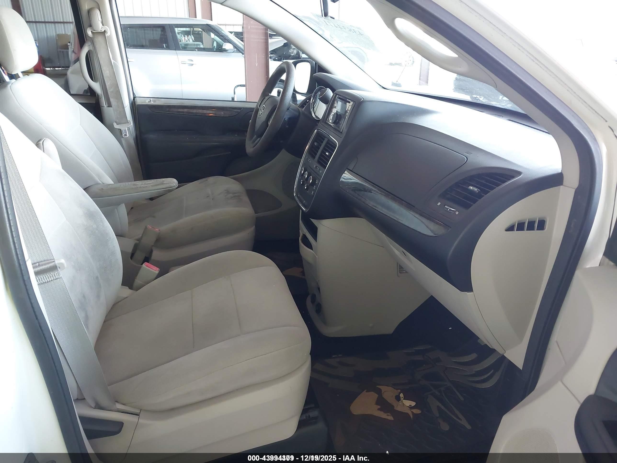 DODGE GRAND image 5