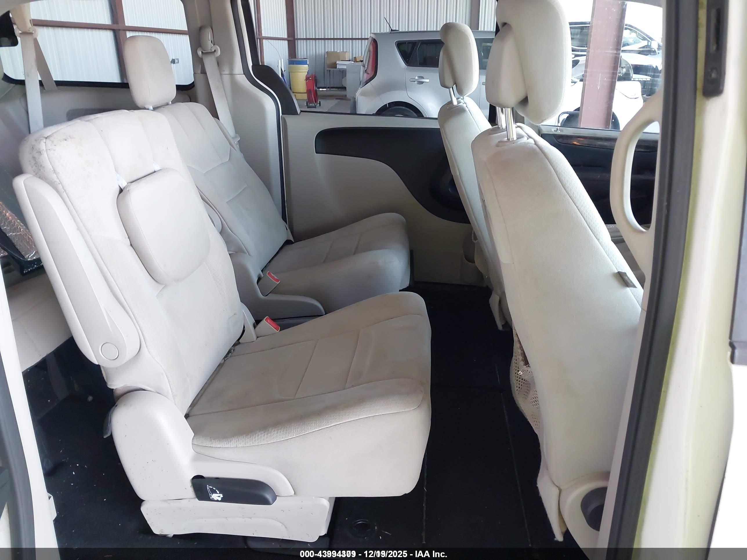 DODGE GRAND image 8