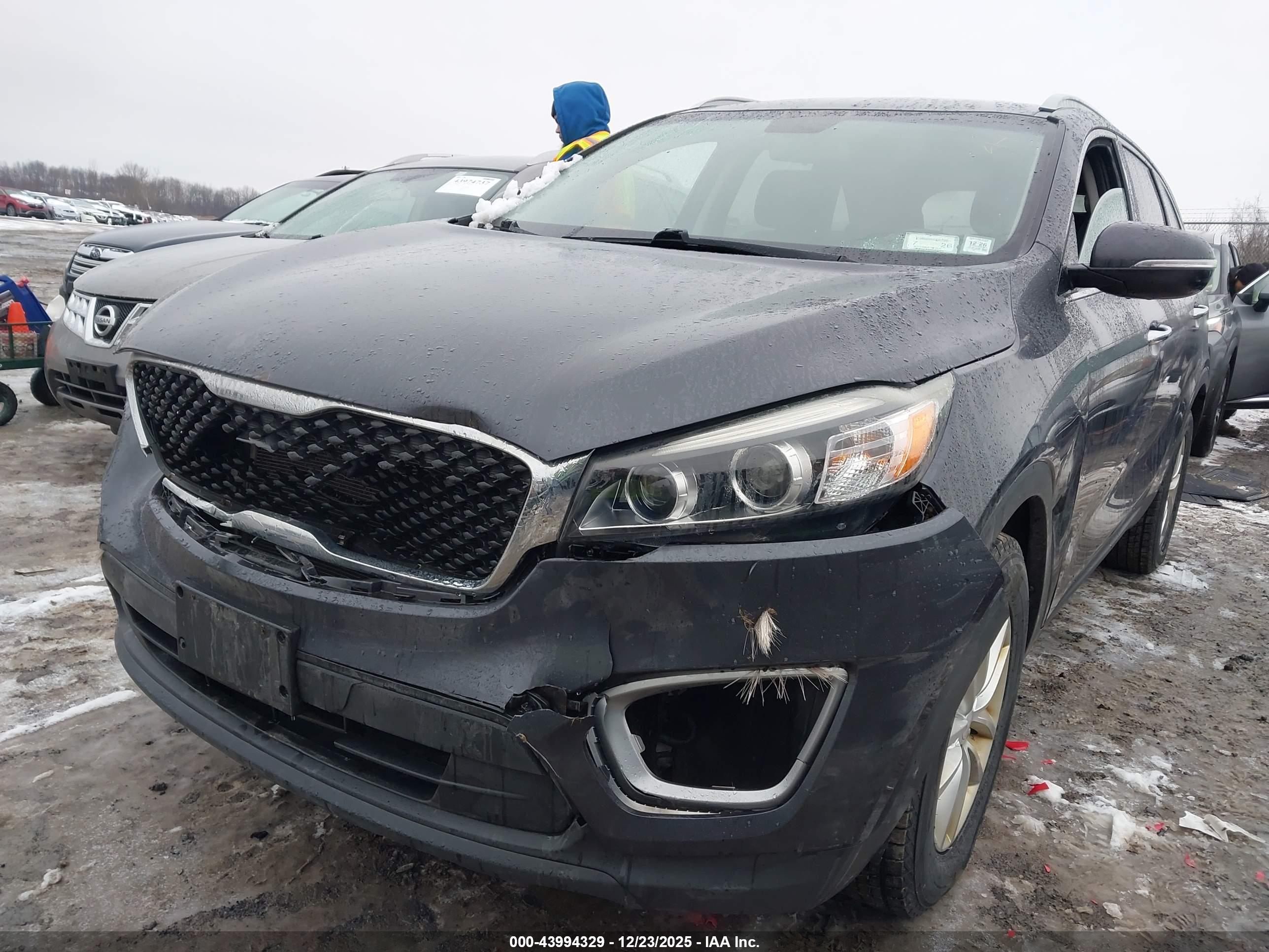 KIA SORENTO image 2