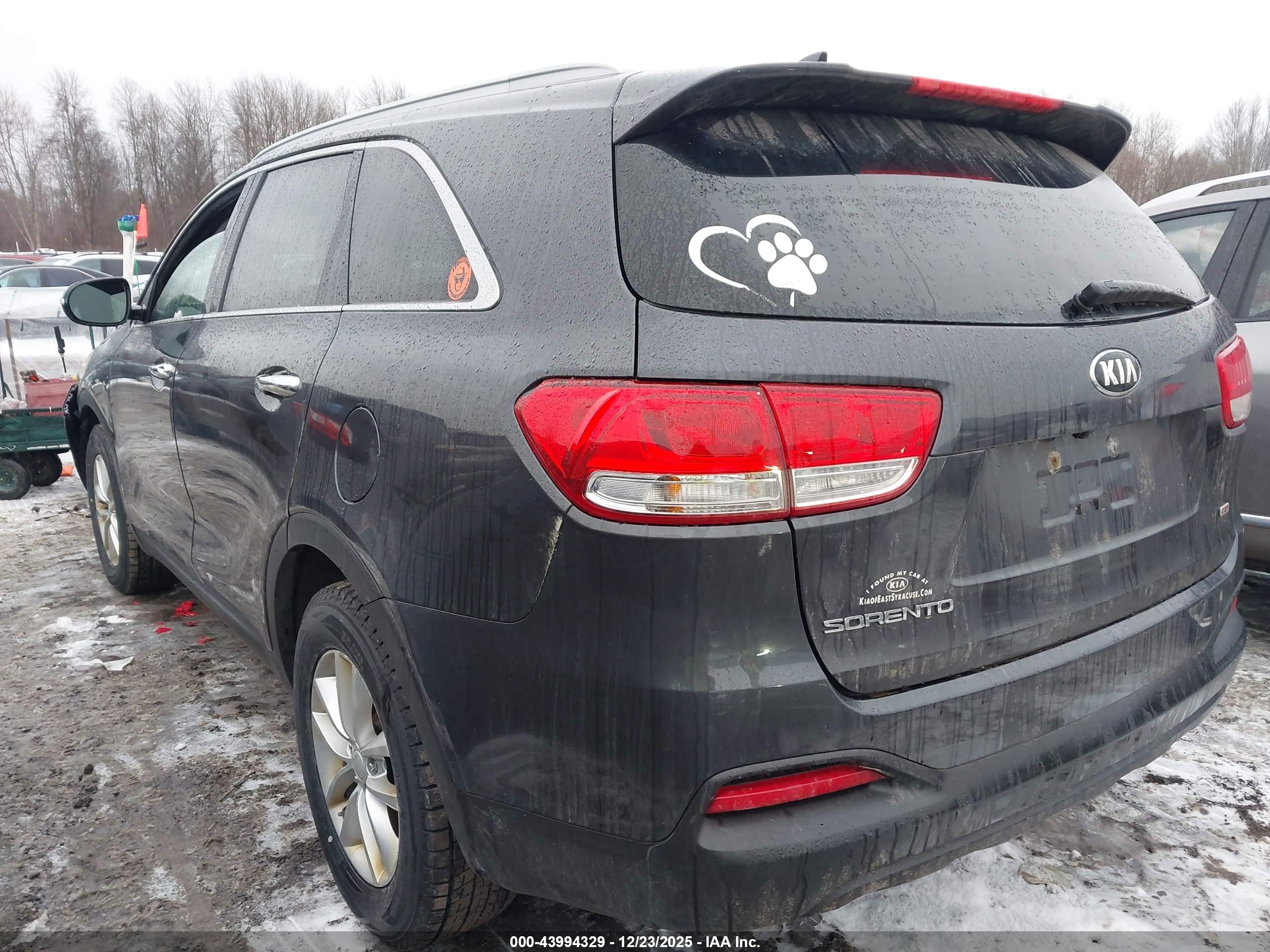 KIA SORENTO image 3