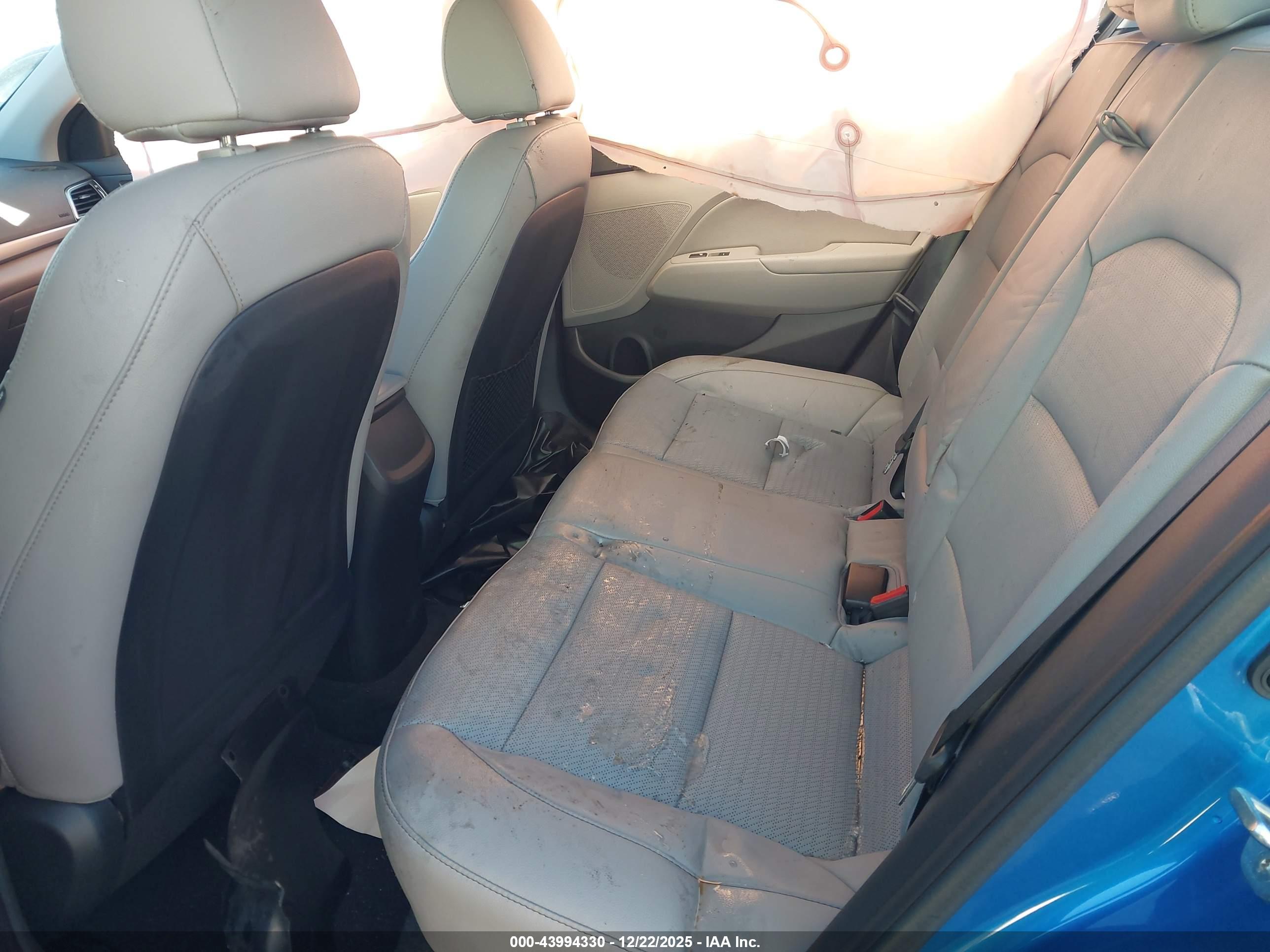 HYUNDAI ELANTRA image 8