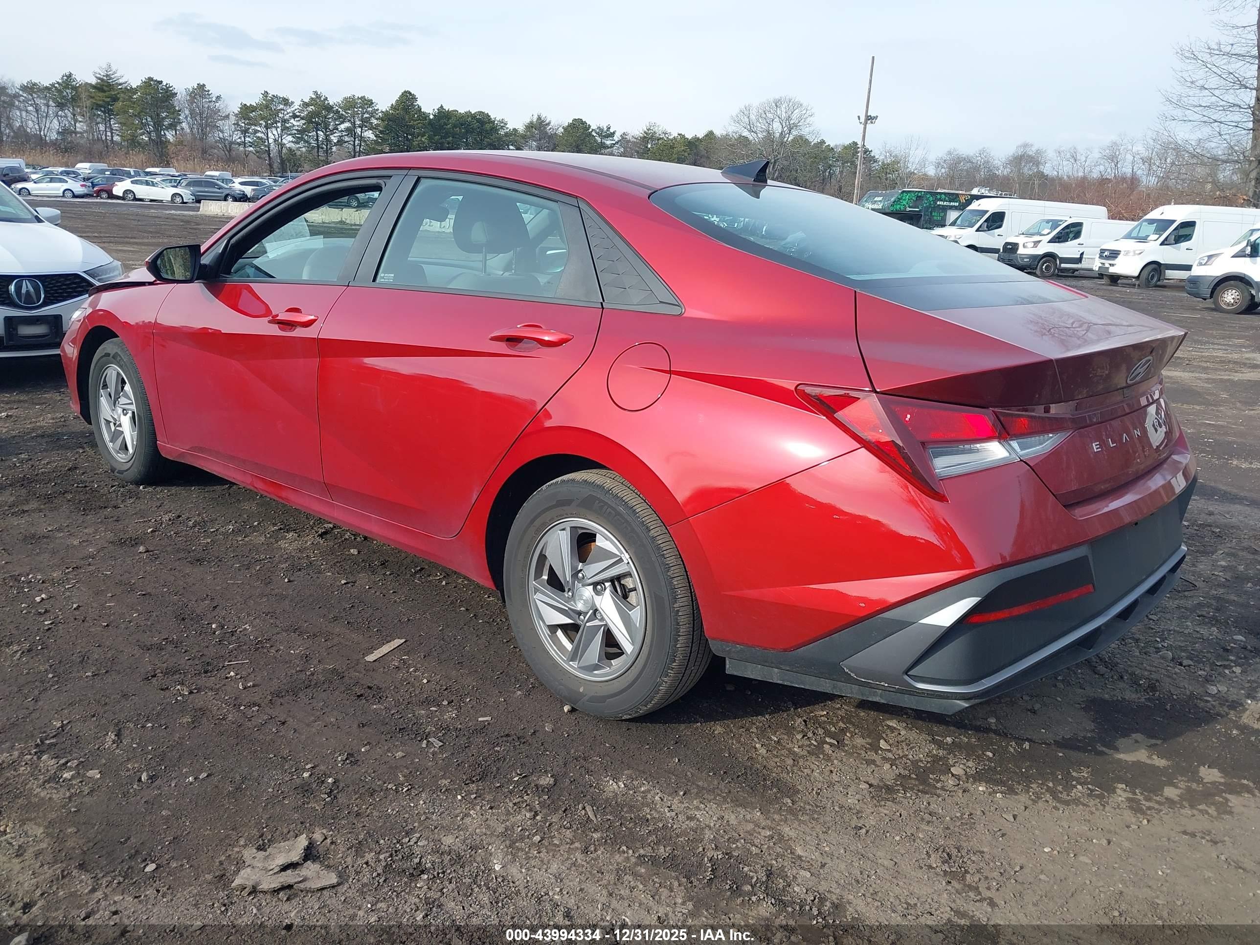 HYUNDAI ELANTRA image 3