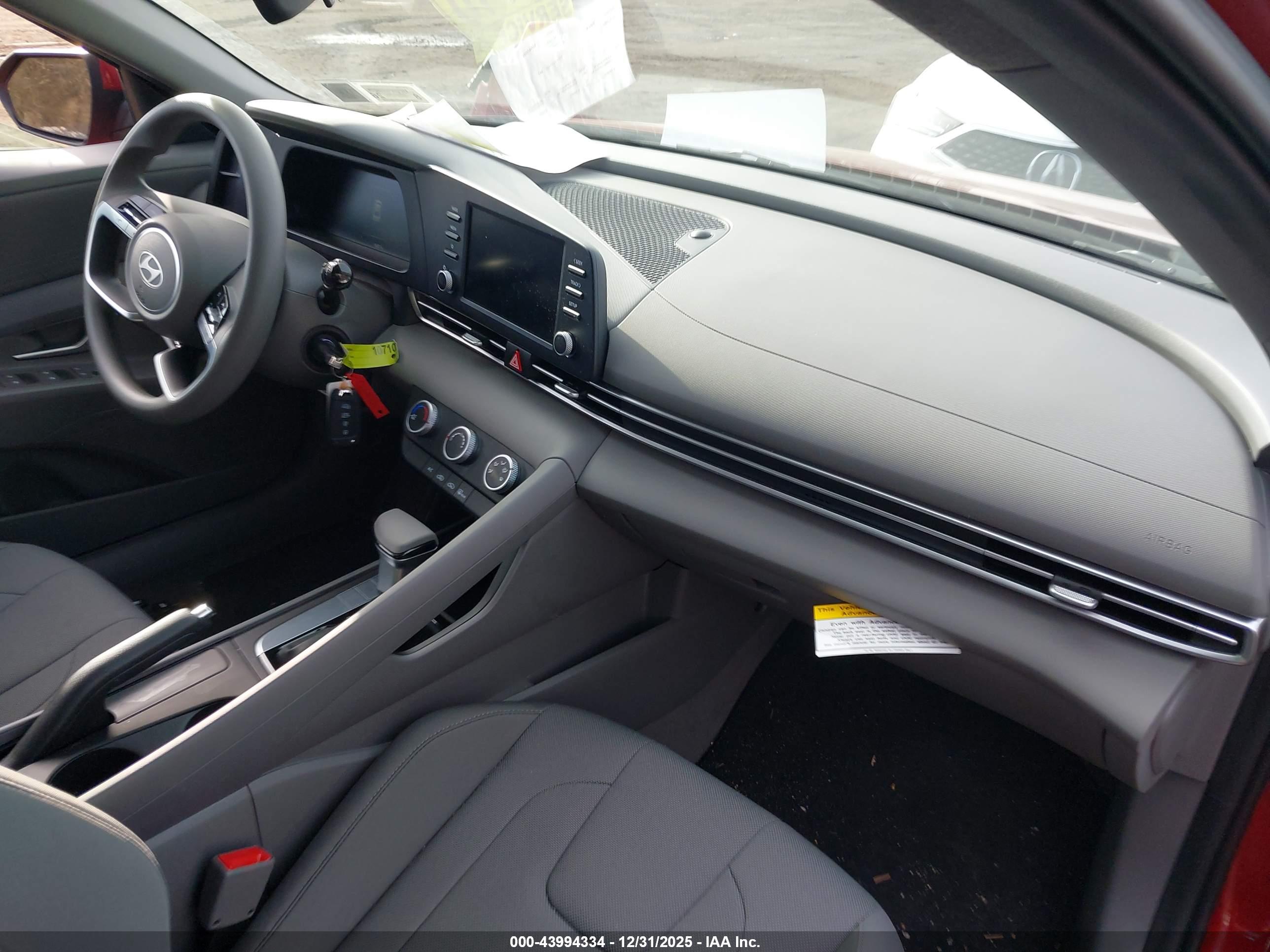 HYUNDAI ELANTRA image 5