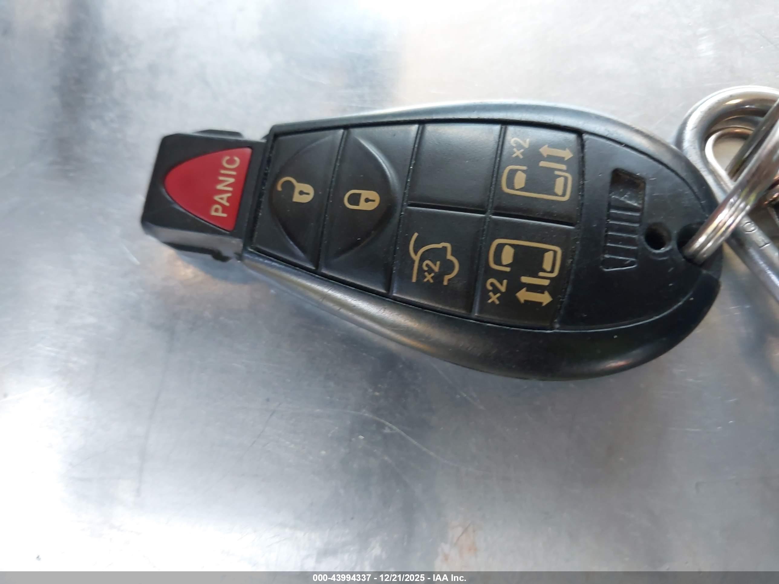 CHRYSLER TOWN image 11