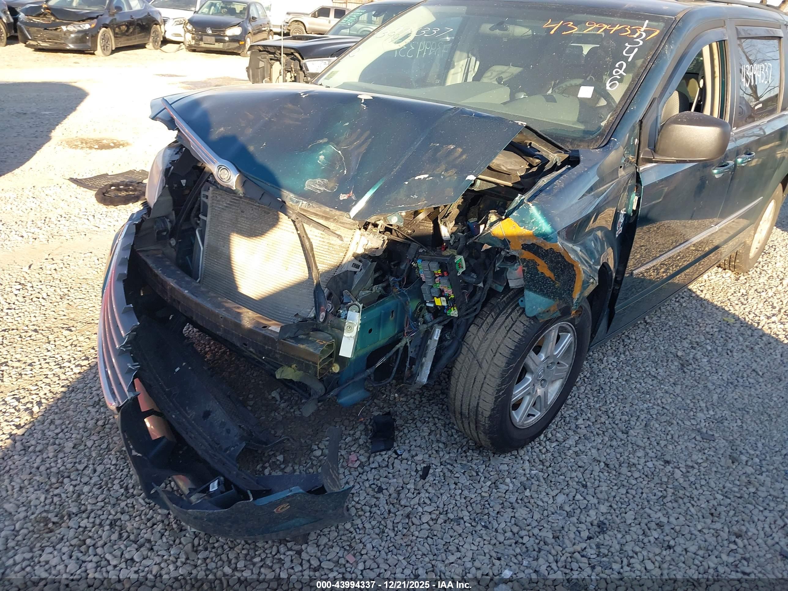CHRYSLER TOWN image 6