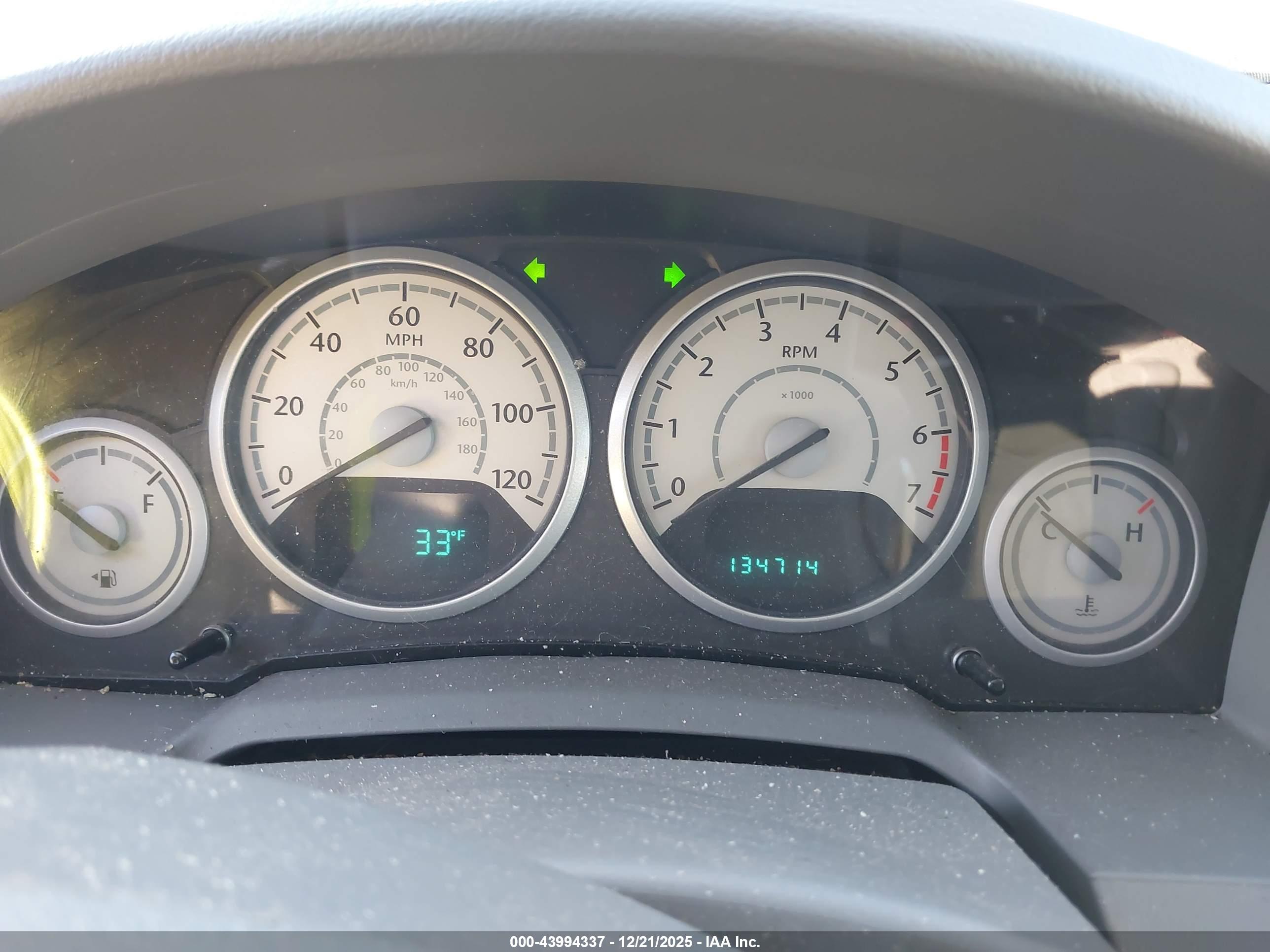 CHRYSLER TOWN image 7