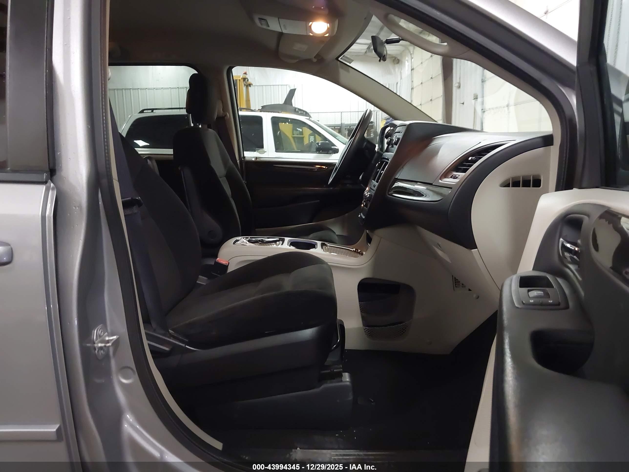 DODGE GRAND image 5