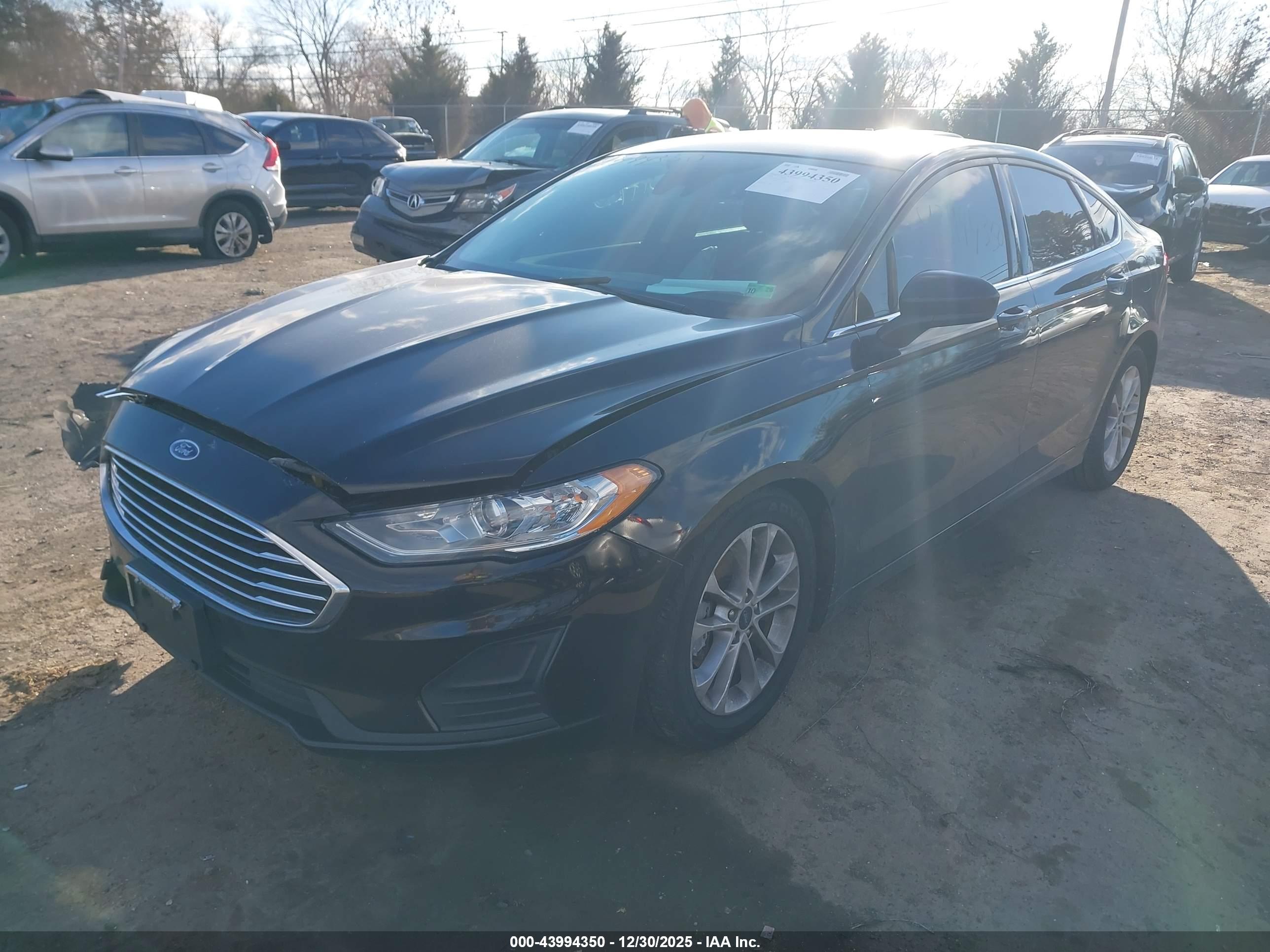 FORD FUSION image 2
