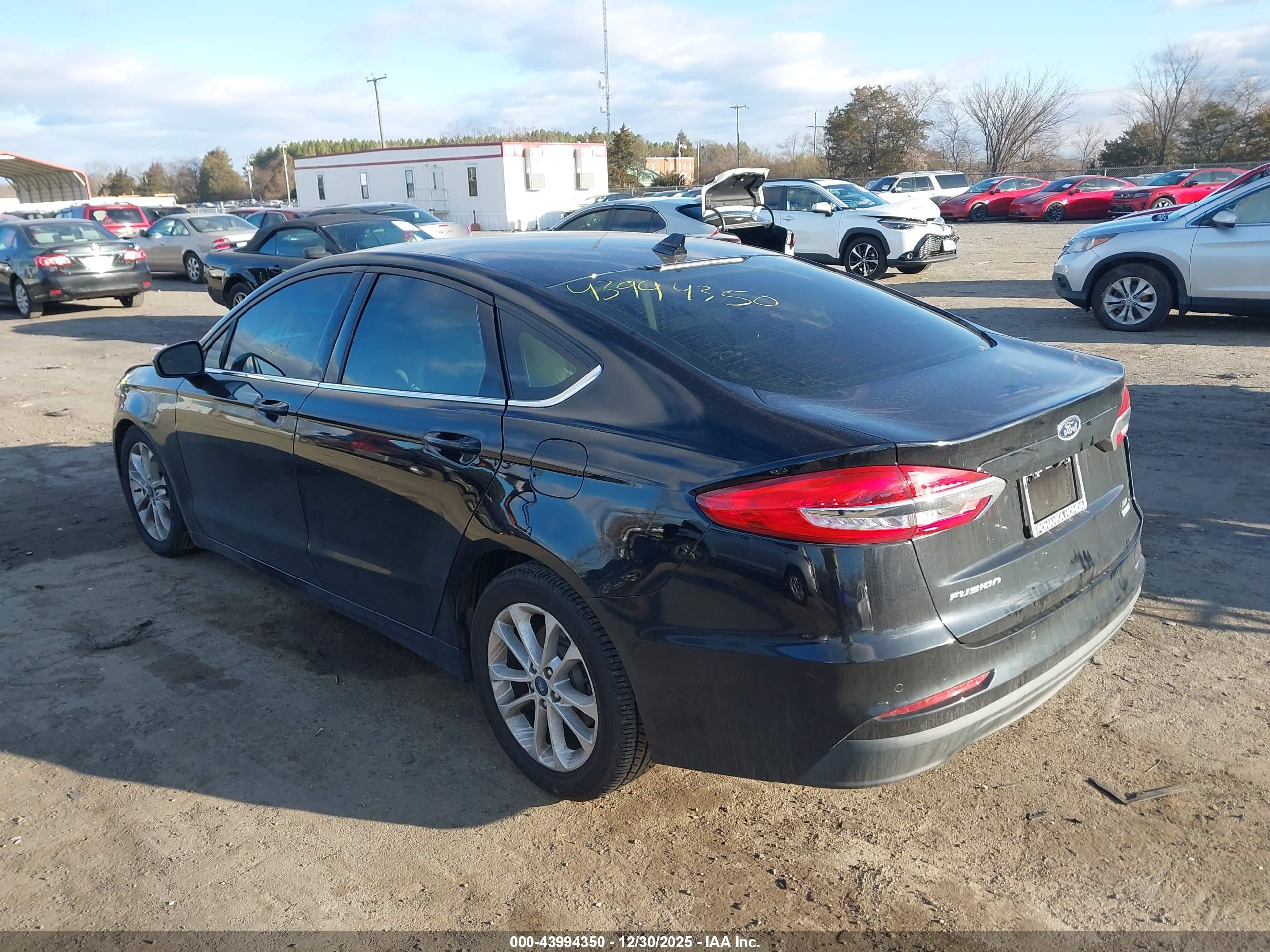 FORD FUSION image 3