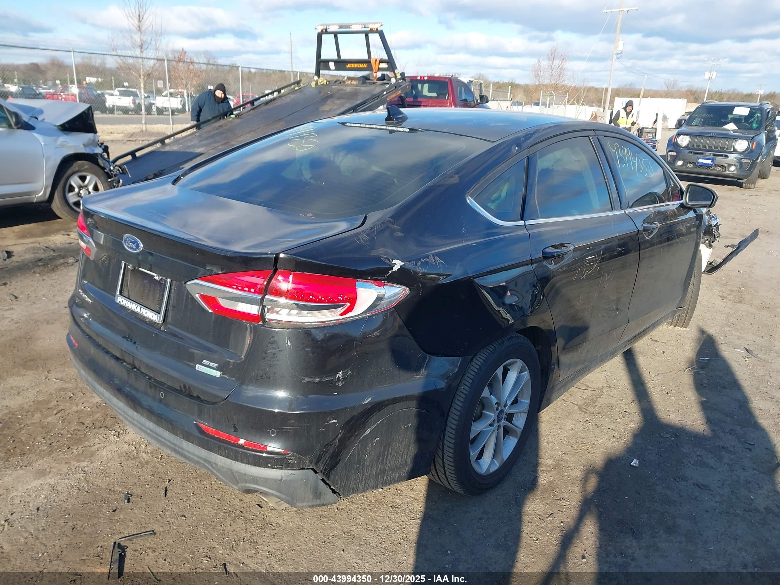 FORD FUSION image 4